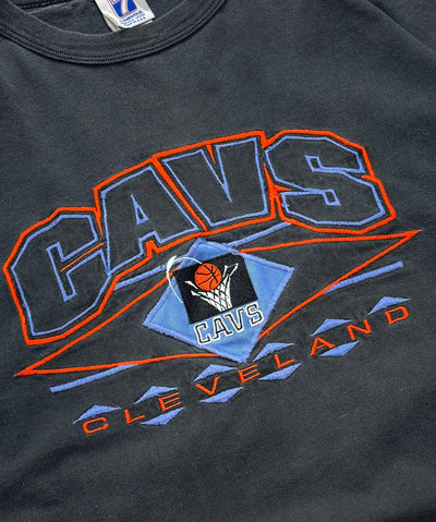 Vintage 90s Cleveland Cavaliers Embroidered NBA Tee (L)