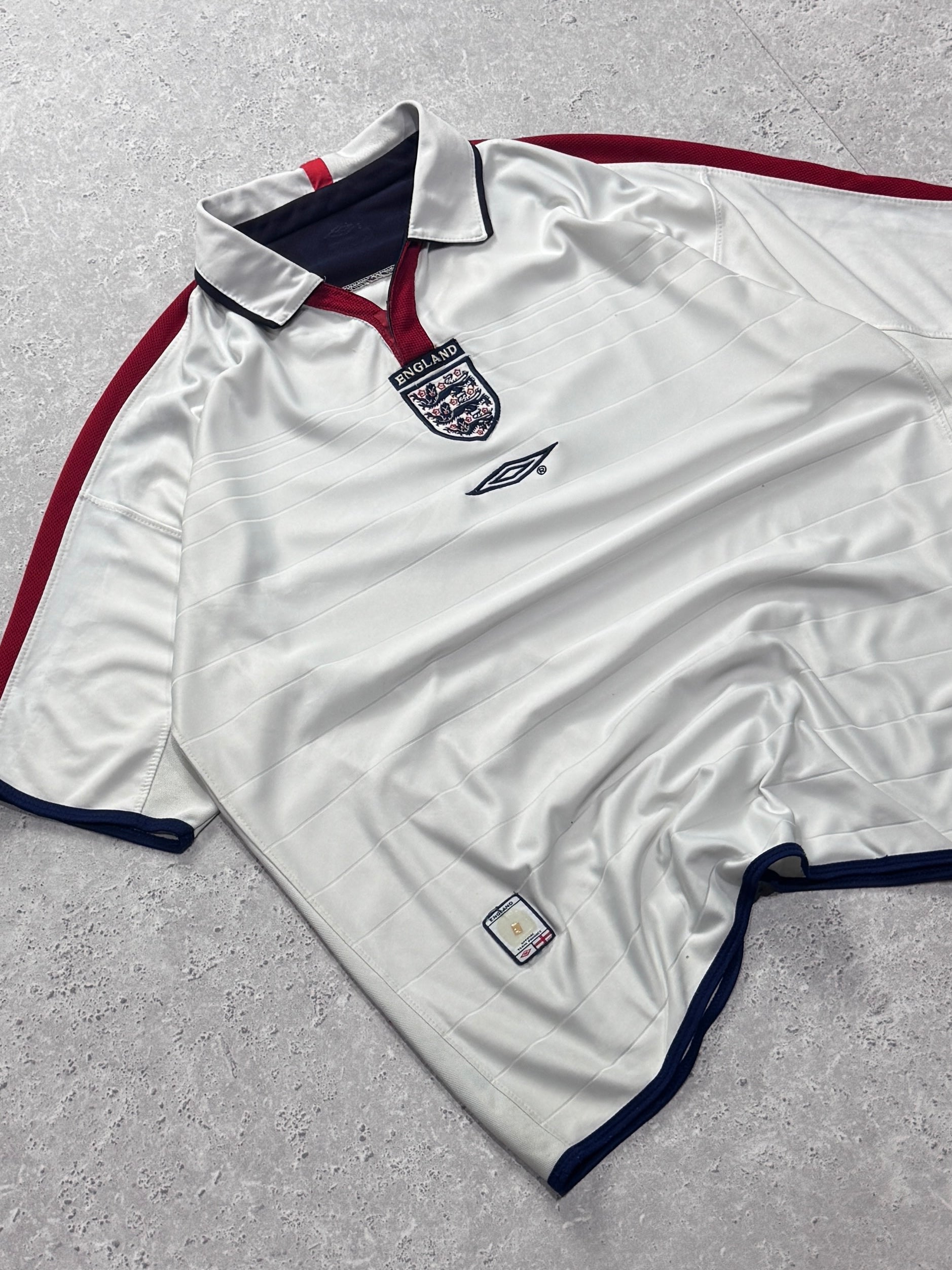 Vintage 2000s Umbro England Football Jersey (L)