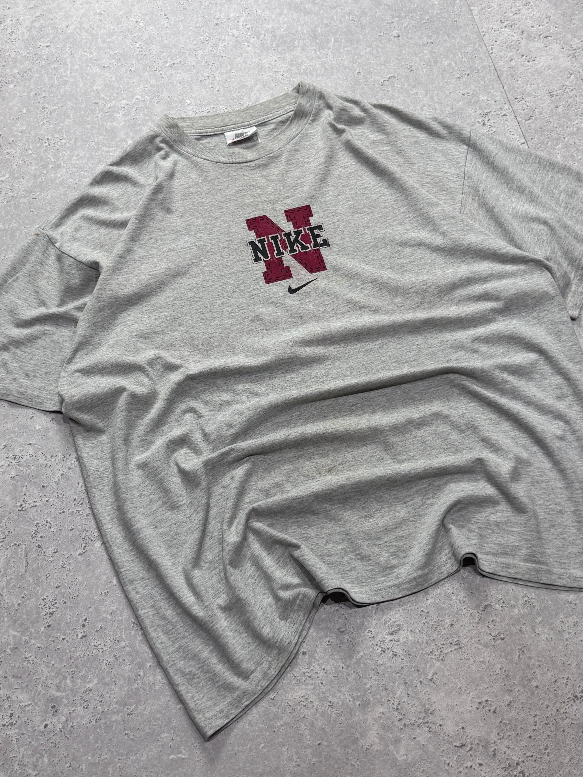 Vintage 90s Nike Logo Tee (L)