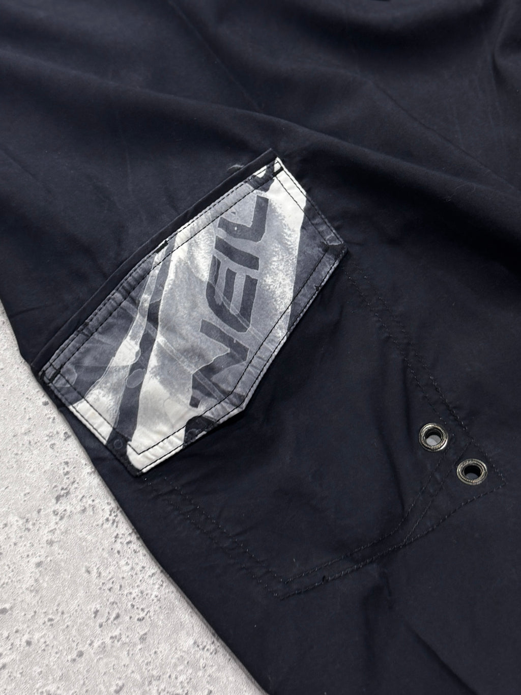 Vintage Y2K O’Neill Boardshorts (34”)