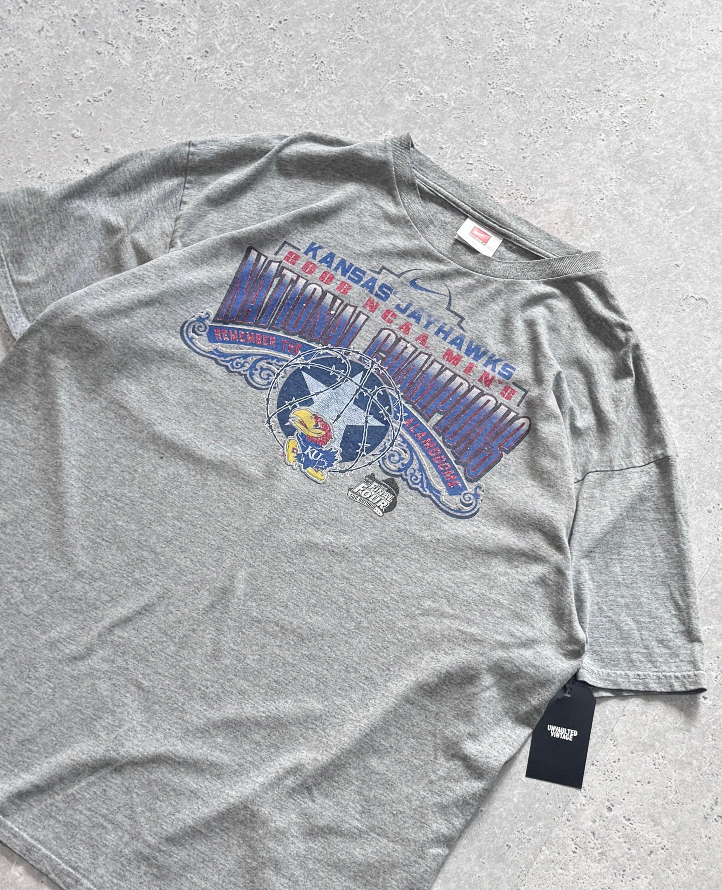 Vintage 00s Nike Kansas Jayhawks NCAA Tee (2XL)