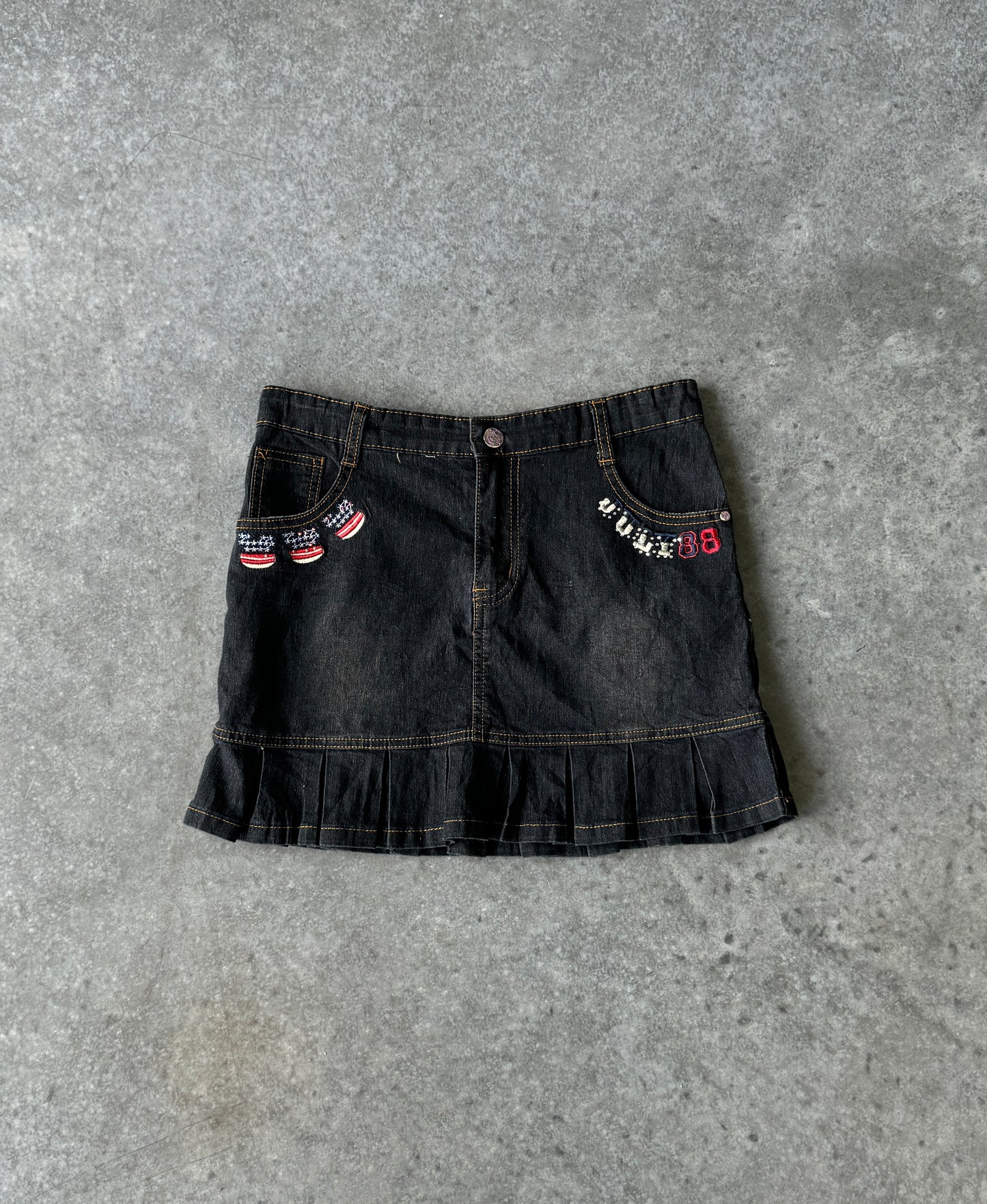 Vintage 00s Embroidered Mini Skirt (M)