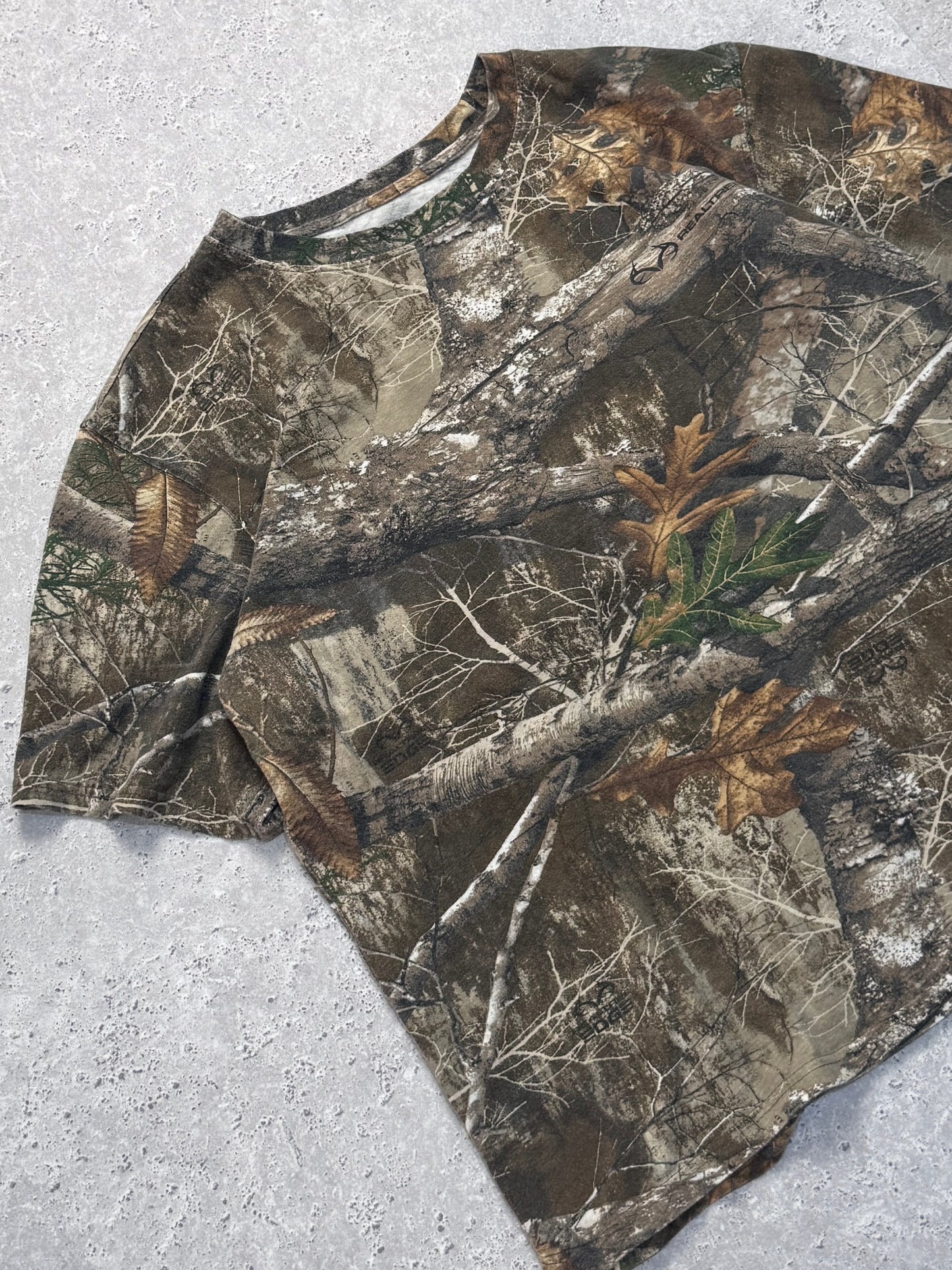 Vintage 2000s Real Tree Tee (L)