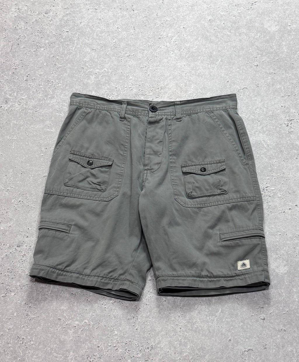 Vintage Nike ACG Cargo Shorts (S)