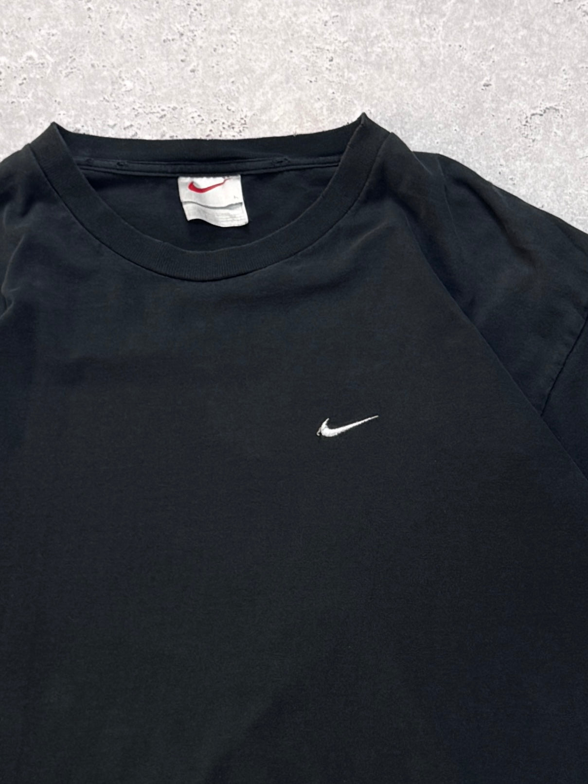 Vintage 90s Nike Essential Tee (L)