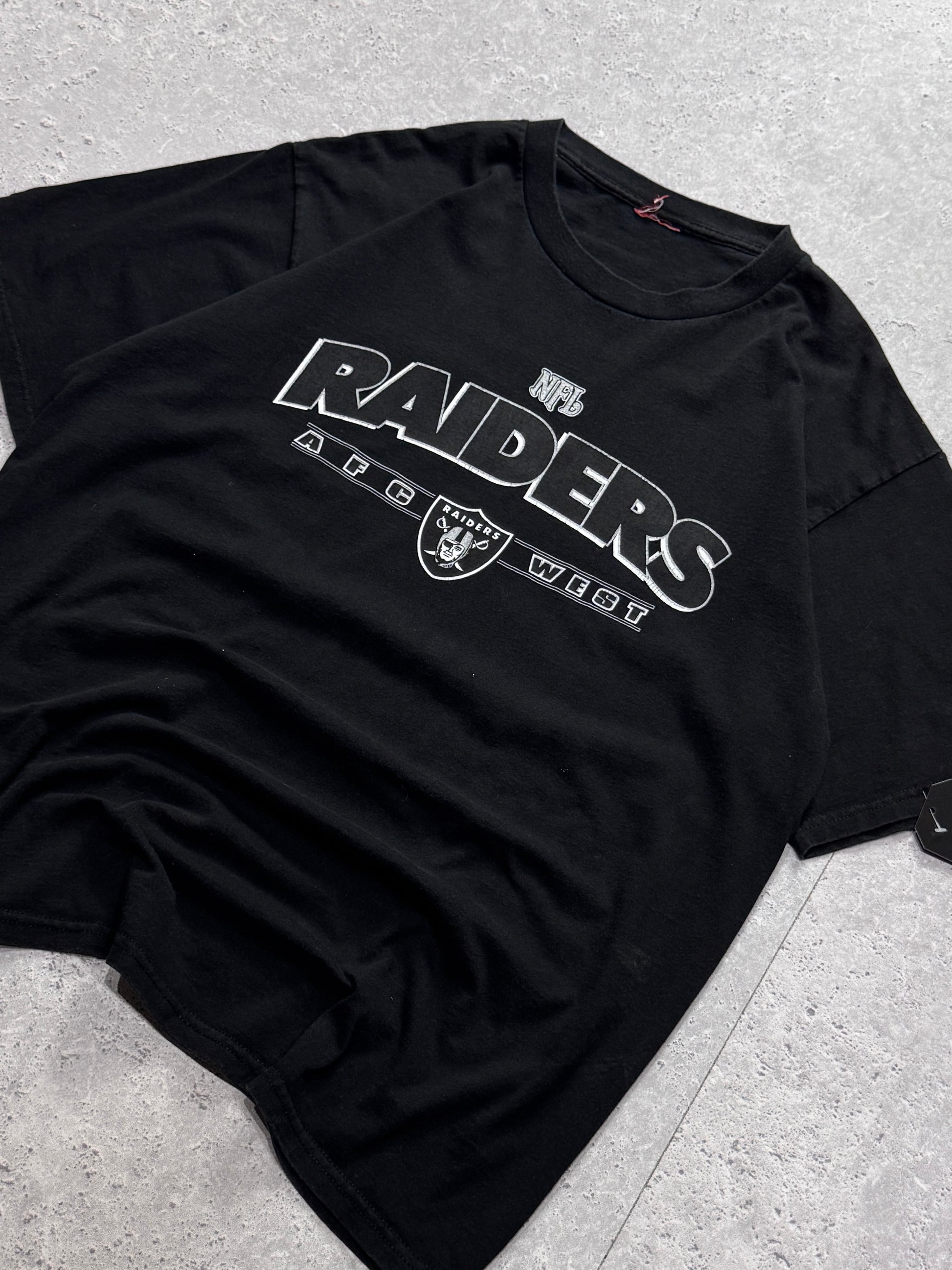 Vintage 2000s Oakland Raiders NFL Tee (XL)