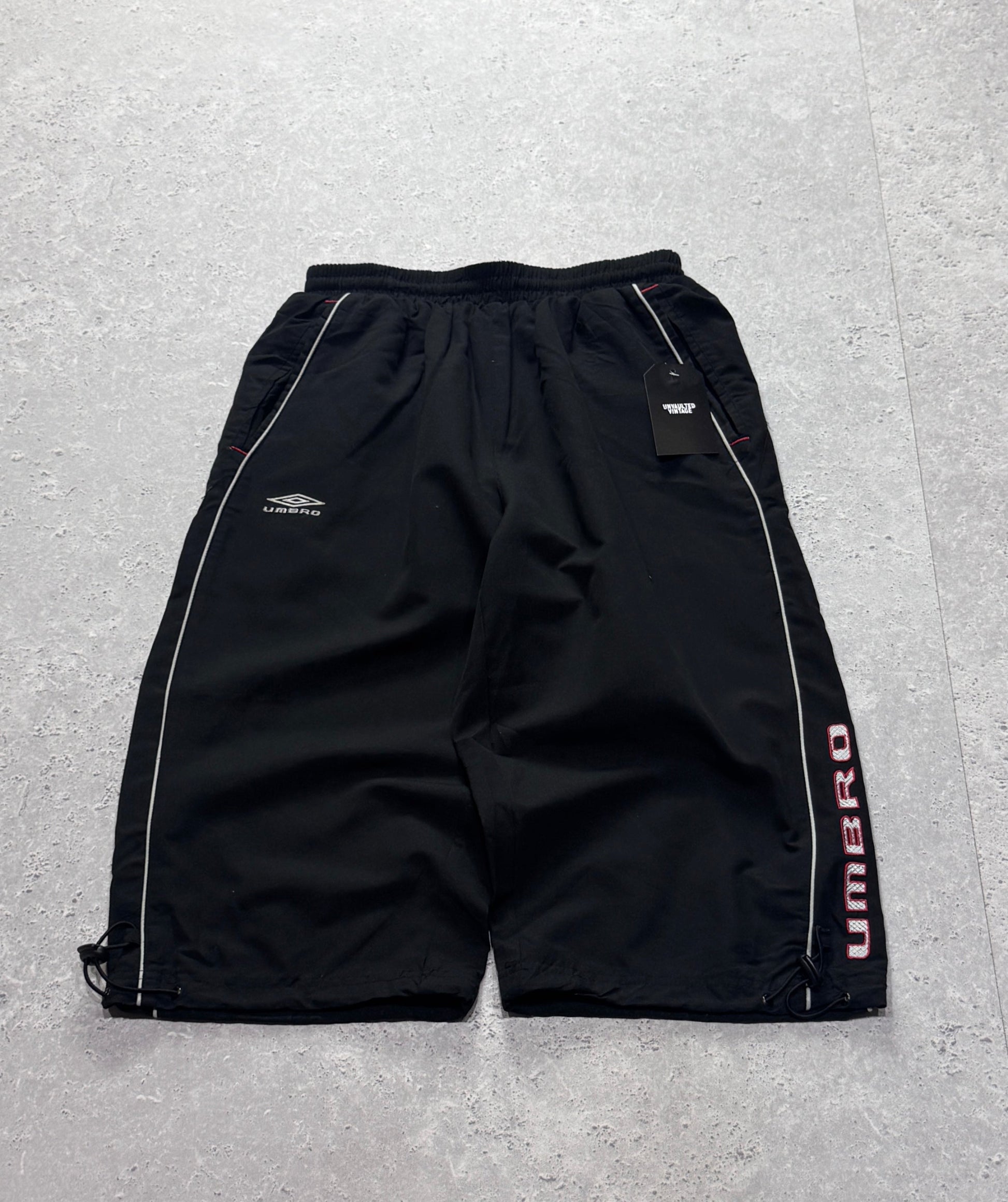 Vintage 2000s Umbro Adjustable 3/4 Track Shorts (M)