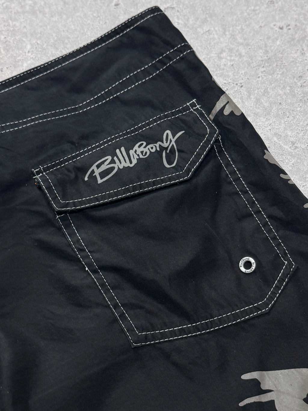 Vintage Y2K Billabong Boardshorts (34”)