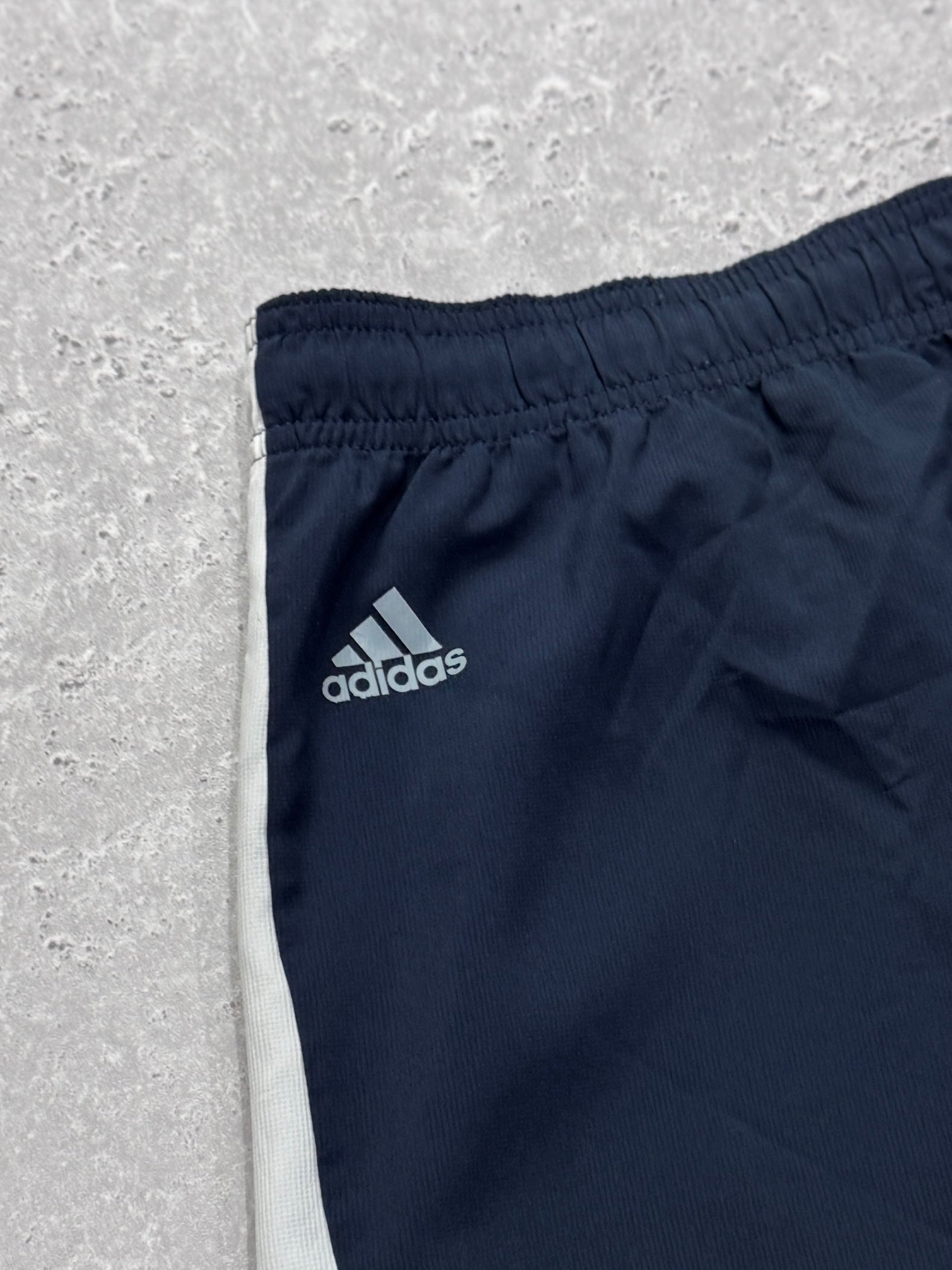 Vintage 2000s Adidas Adjustable 3/4 Track Shorts (L)