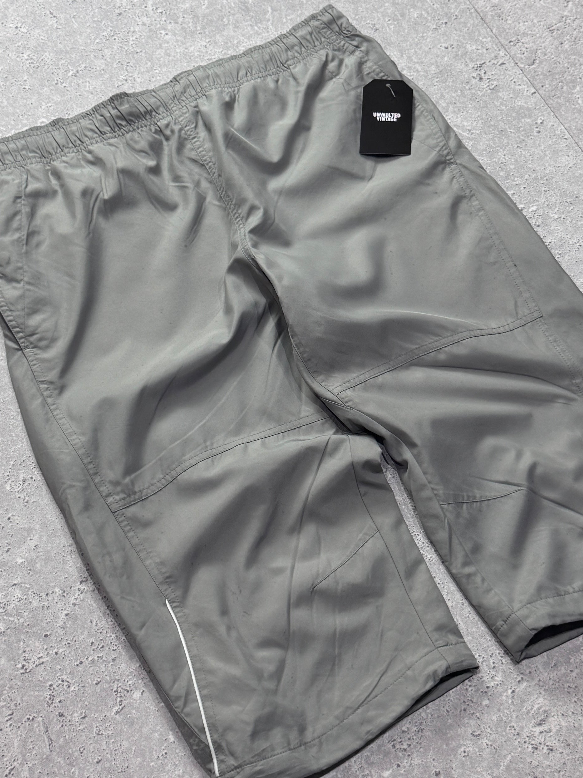 Vintage 2000s Nike Adjustable 3/4 Track Shorts (XL)