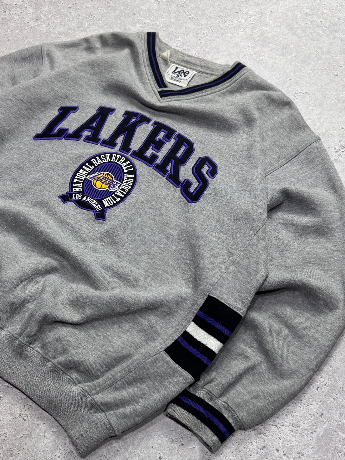 Vintage Los Angeles Lakers NBA Embroidered Sweater (XL)