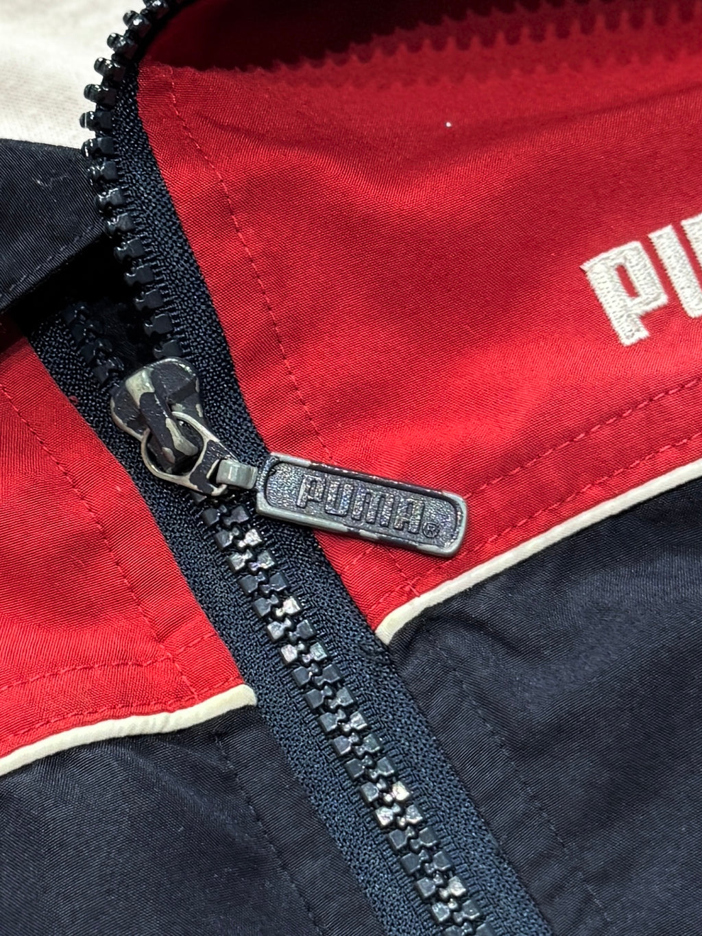 Vintage 2000s Puma Windbreaker Jacket (S)
