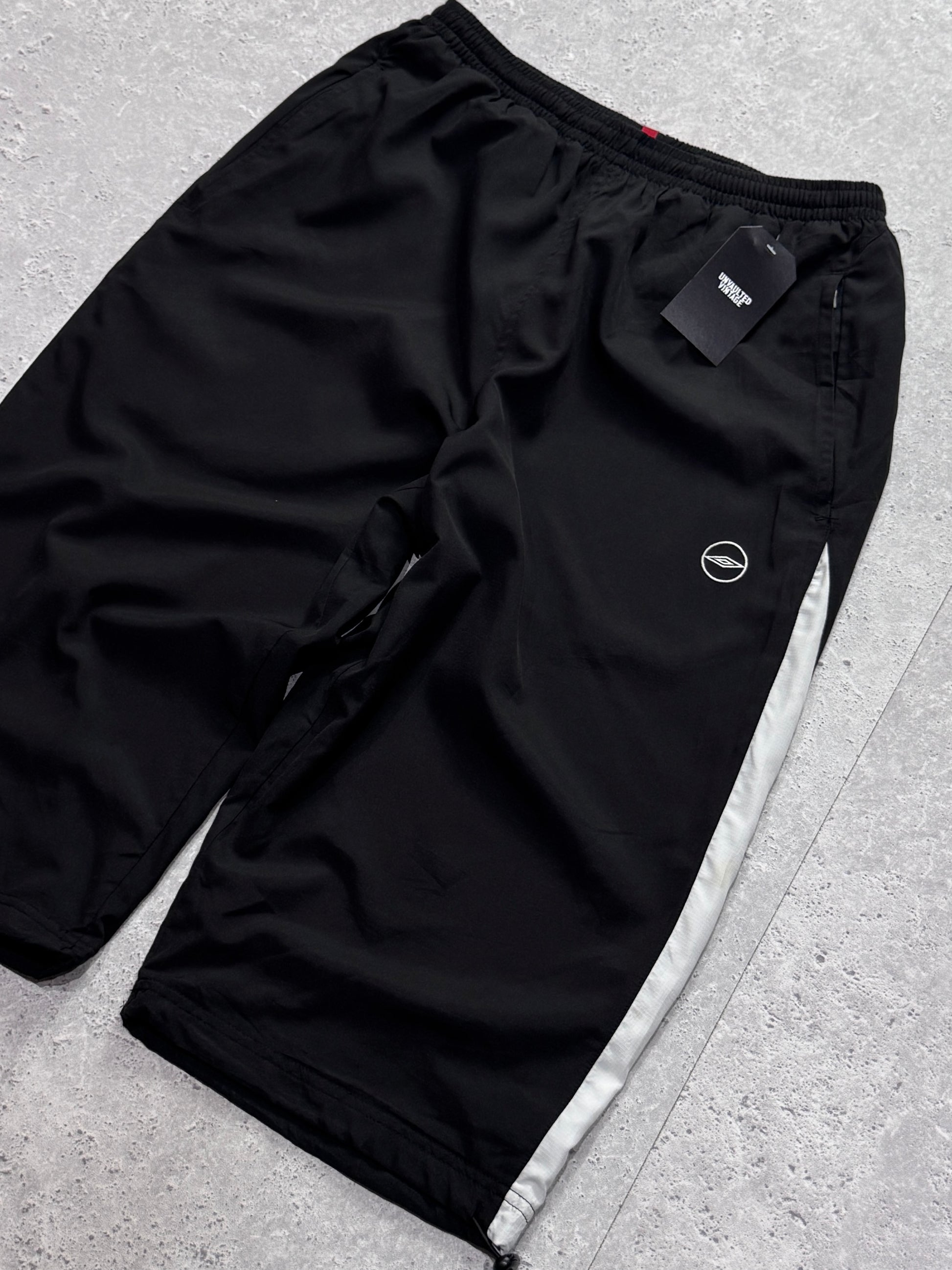 Vintage 2000s Umbro Adjustable 3/4 Track Shorts (M)