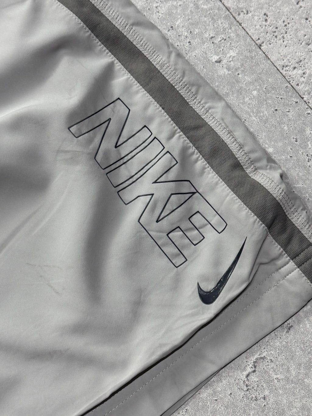 Vintage 2000s Nike Dri Fit Track Shorts (M)