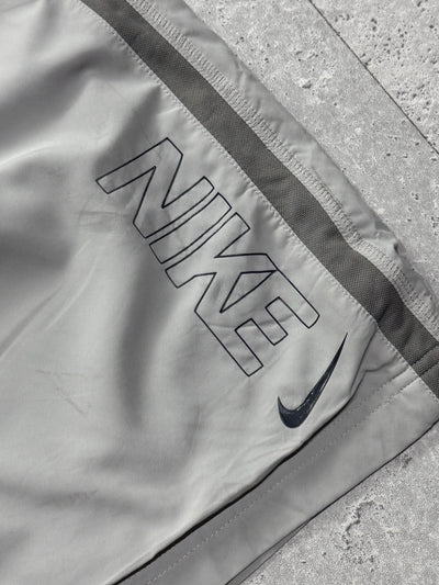 Vintage 2000s Nike Dri Fit Track Shorts (M)