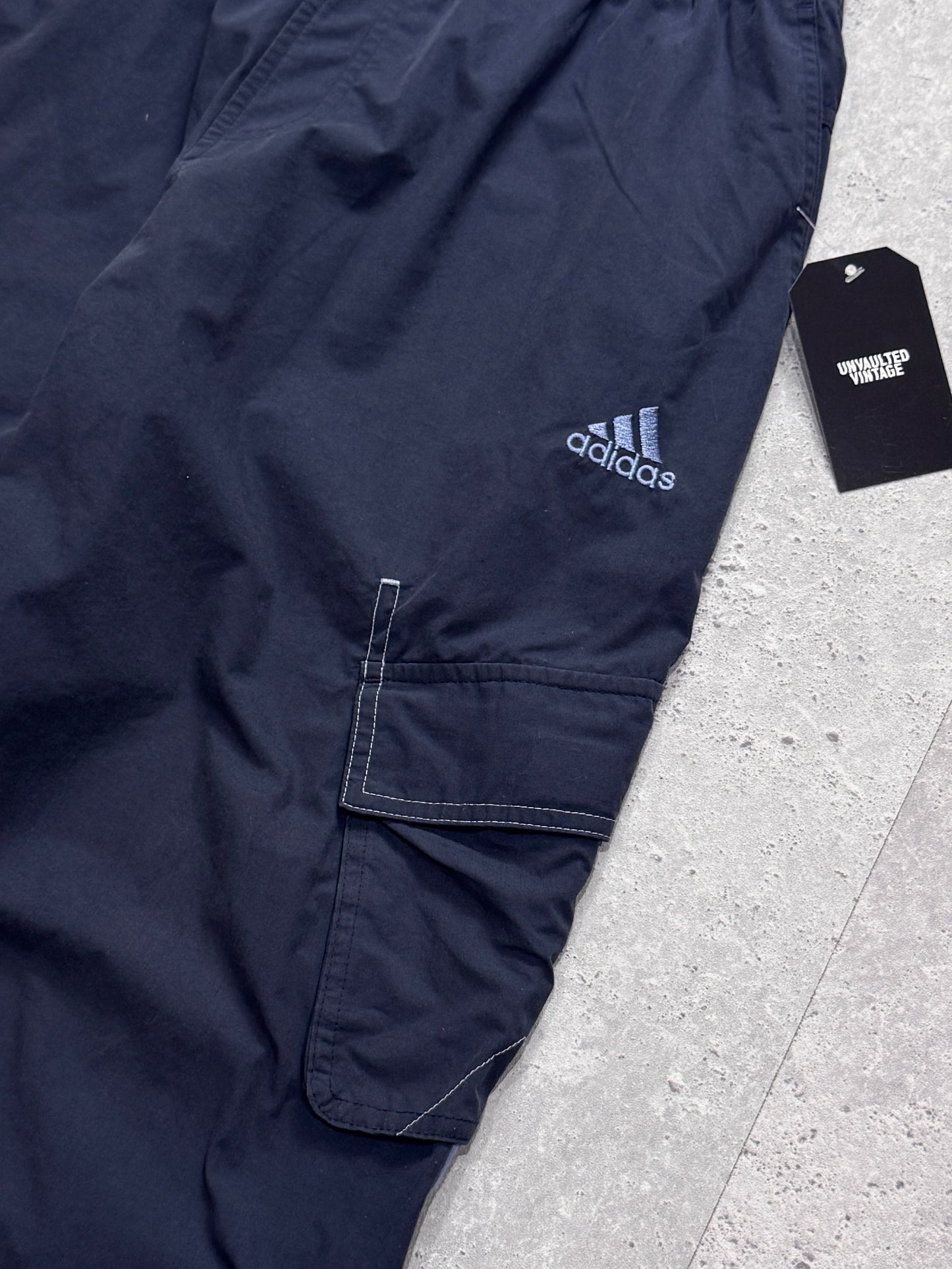 Vintage 2000s Adidas Adjustable 3/4 Cargo Shorts (30”)