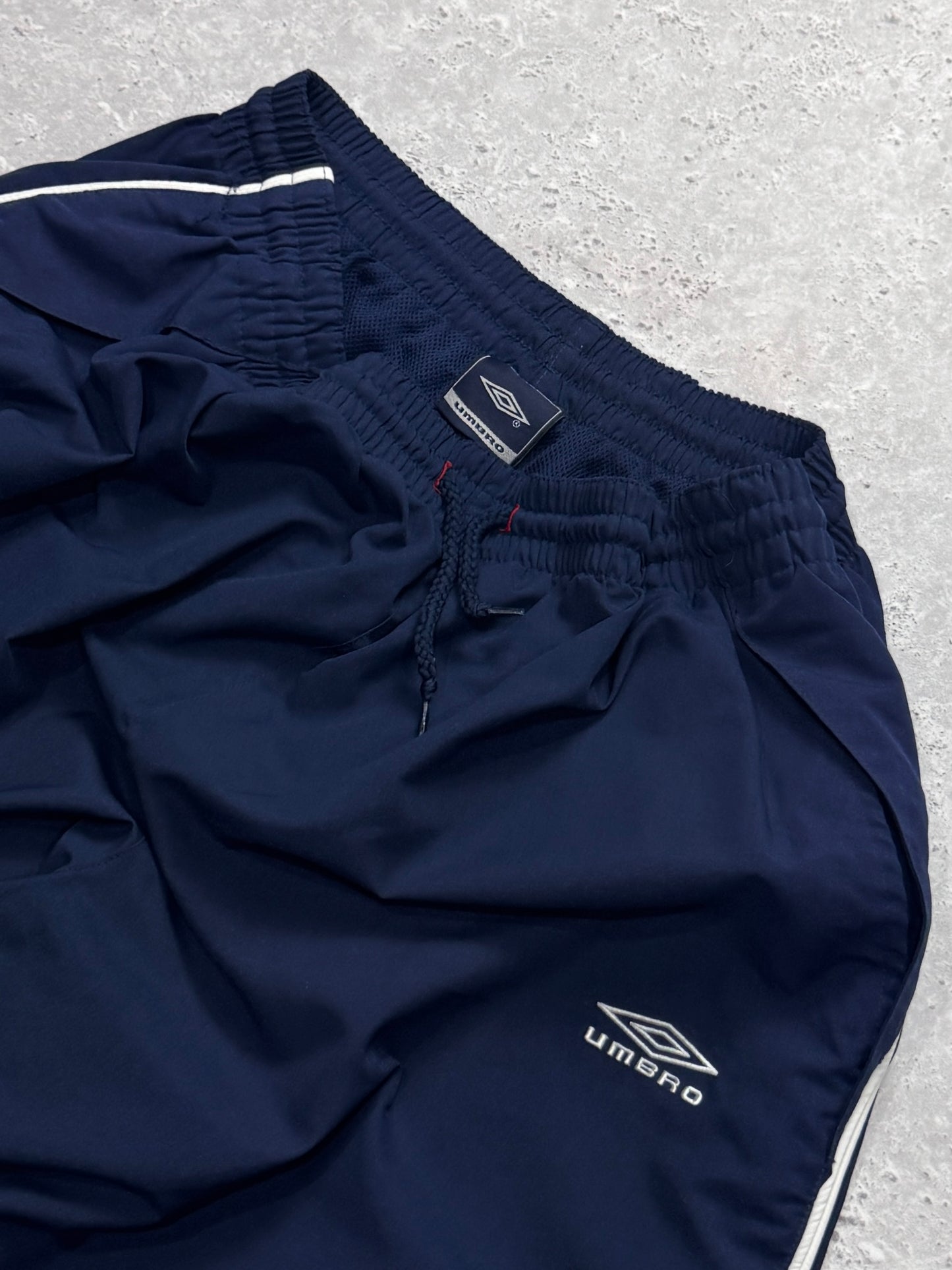 Vintage 2000s Umbro Adjustable 3/4 Track Shorts (32")
