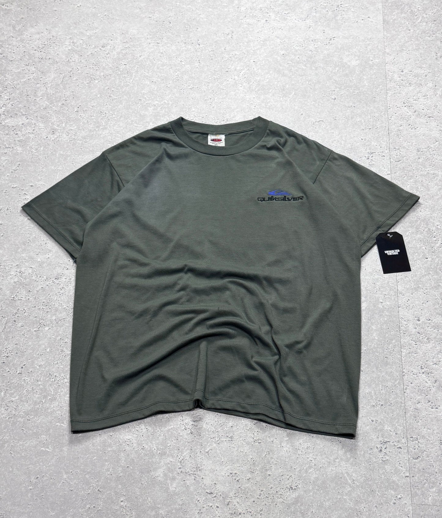 Vintage 90s Quiksilver Embroidered Tee (L)