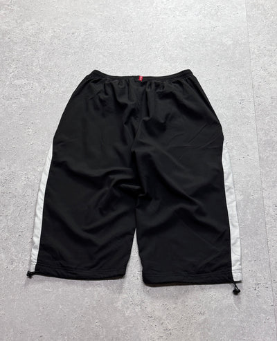 Vintage 2000s Umbro Adjustable 3/4 Track Shorts (M)