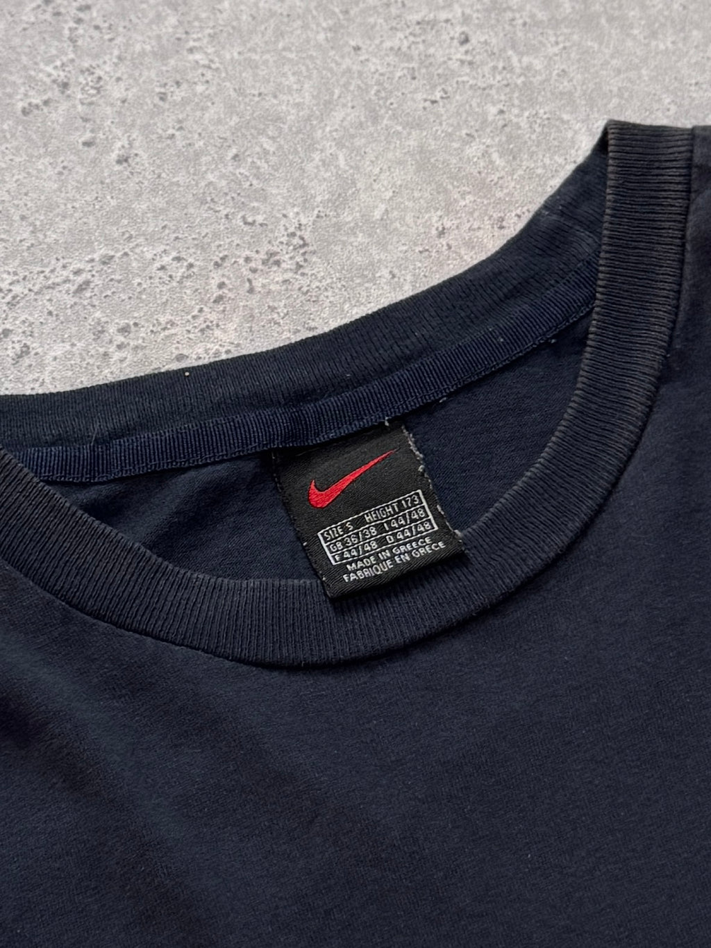 Vintage 2000s Nike Essential Tee (S)