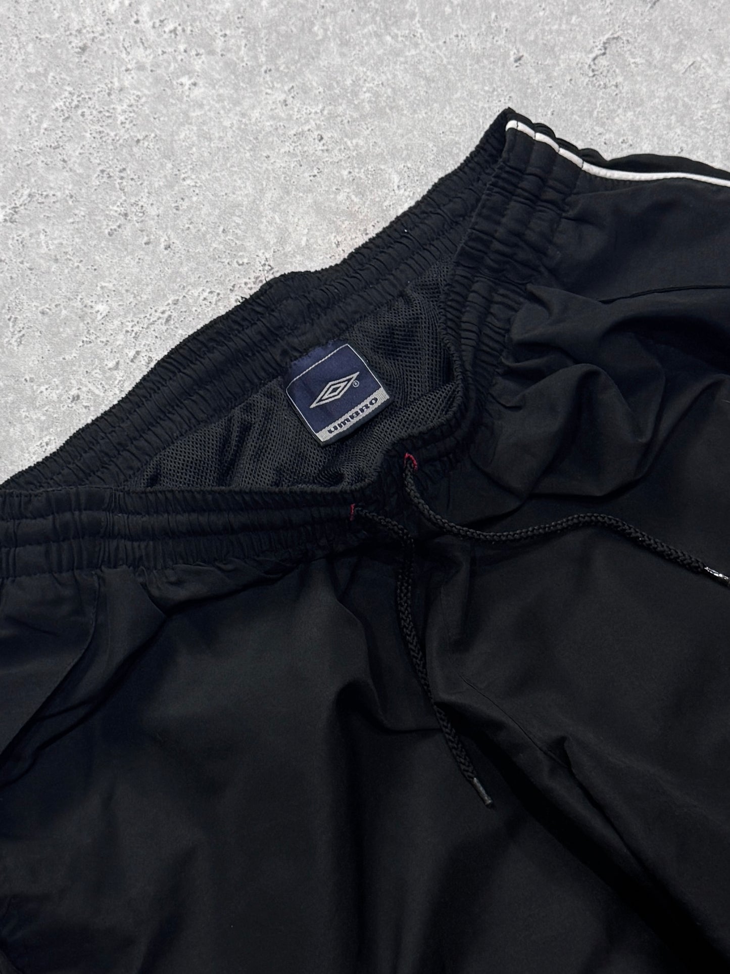 Vintage 2000s Umbro Adjustable 3/4 Track Shorts (30")