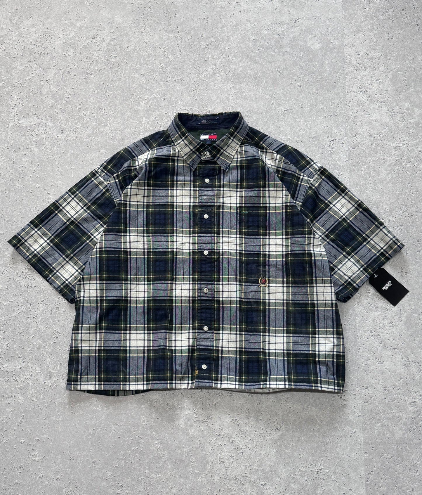 Vintage 90s Tommy Hilfiger Cropped Button Up Shirt (XL)