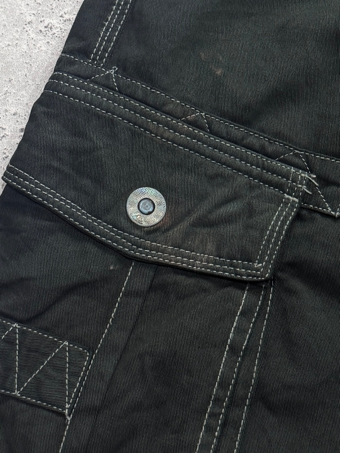 Vintage Y2K Quiksilver Cargo Shorts (36”)