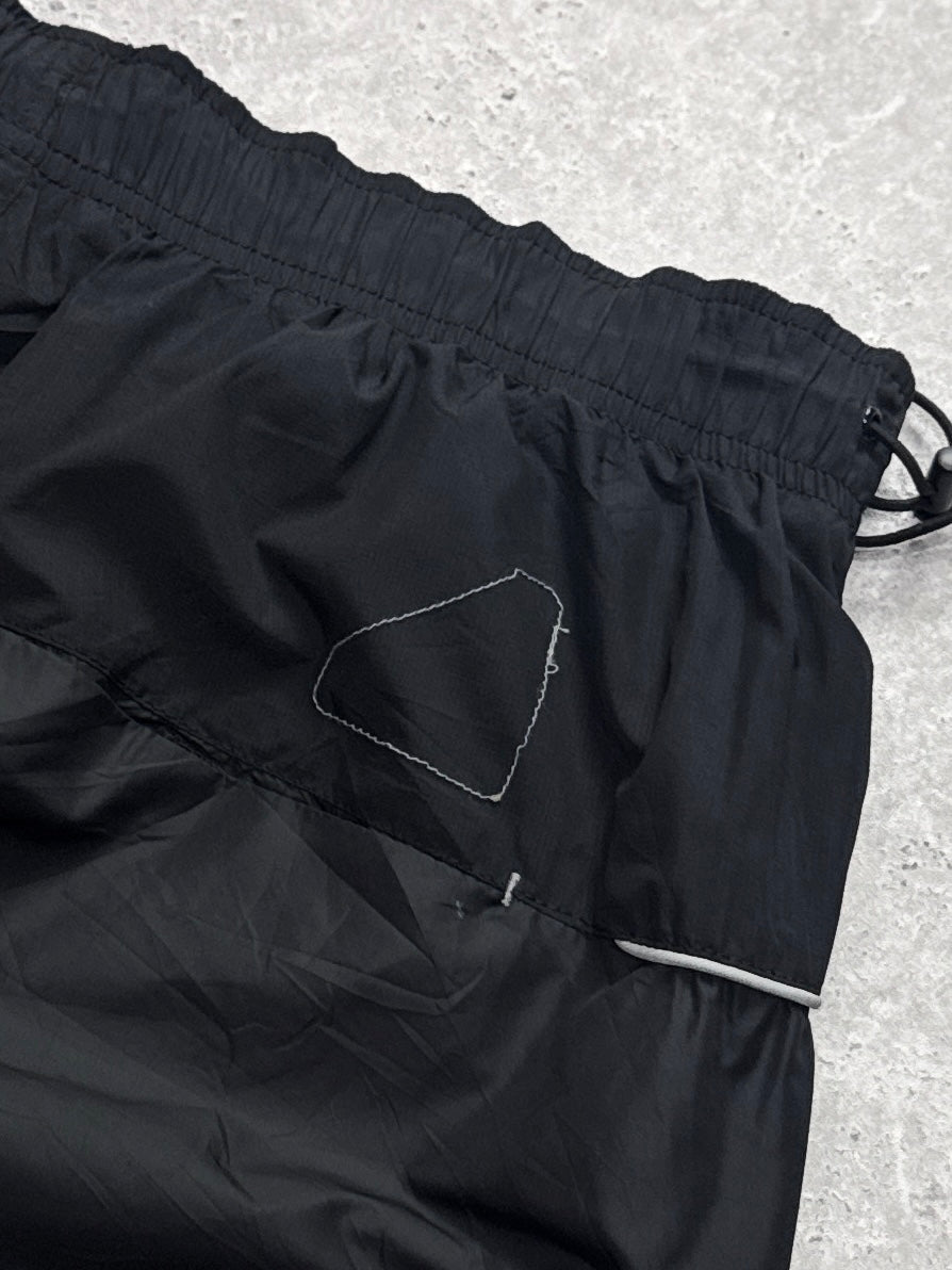 Vintage 2000s Nike Air Max Track Shorts (L)