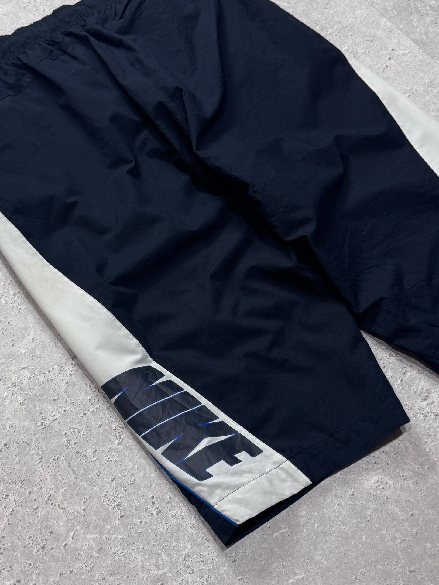 Vintage 2000s Nike Spellout 3/4 Track Shorts (32")