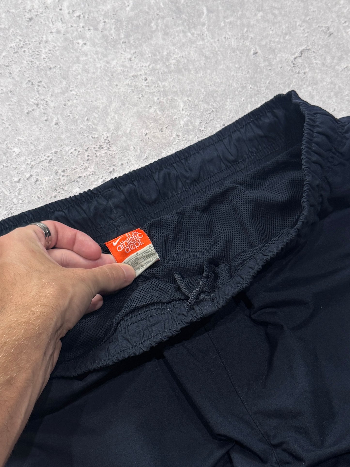 Vintage 2000s Nike Spellout 3/4 Track Shorts (32")