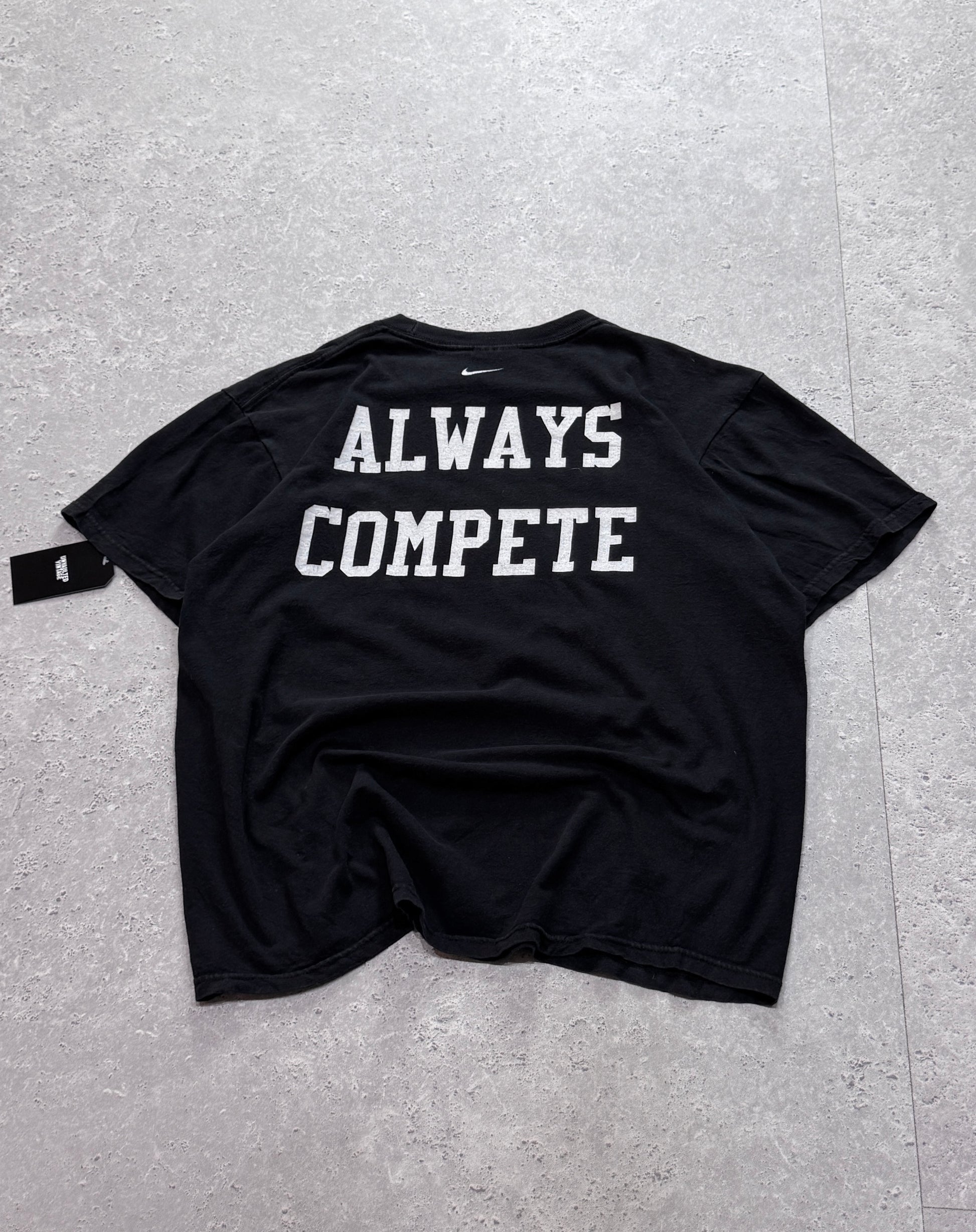 Vintage 2000s Nike College Tee (M)
