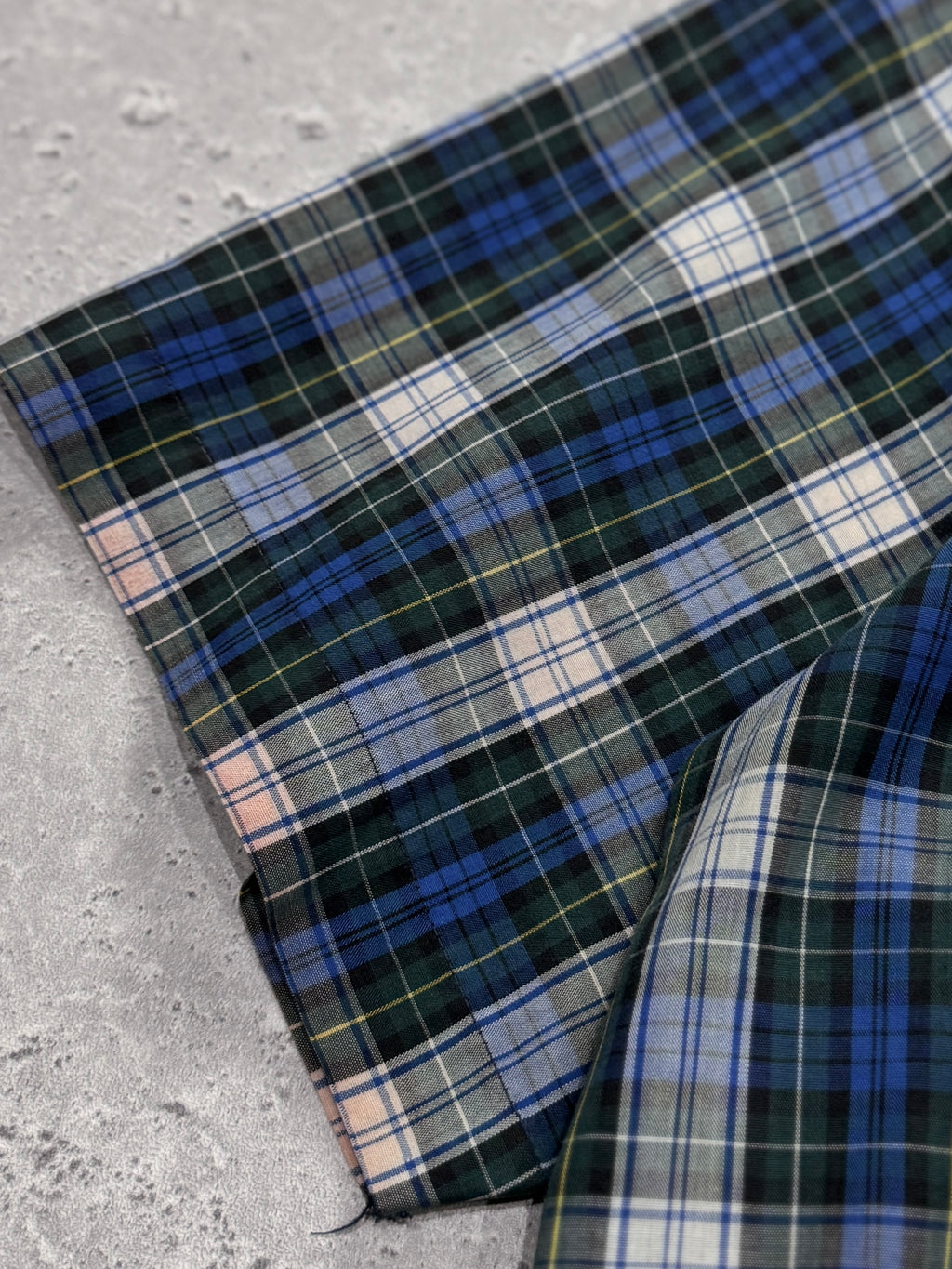 Vintage 2000s Plaid Button Up Shirt (L)
