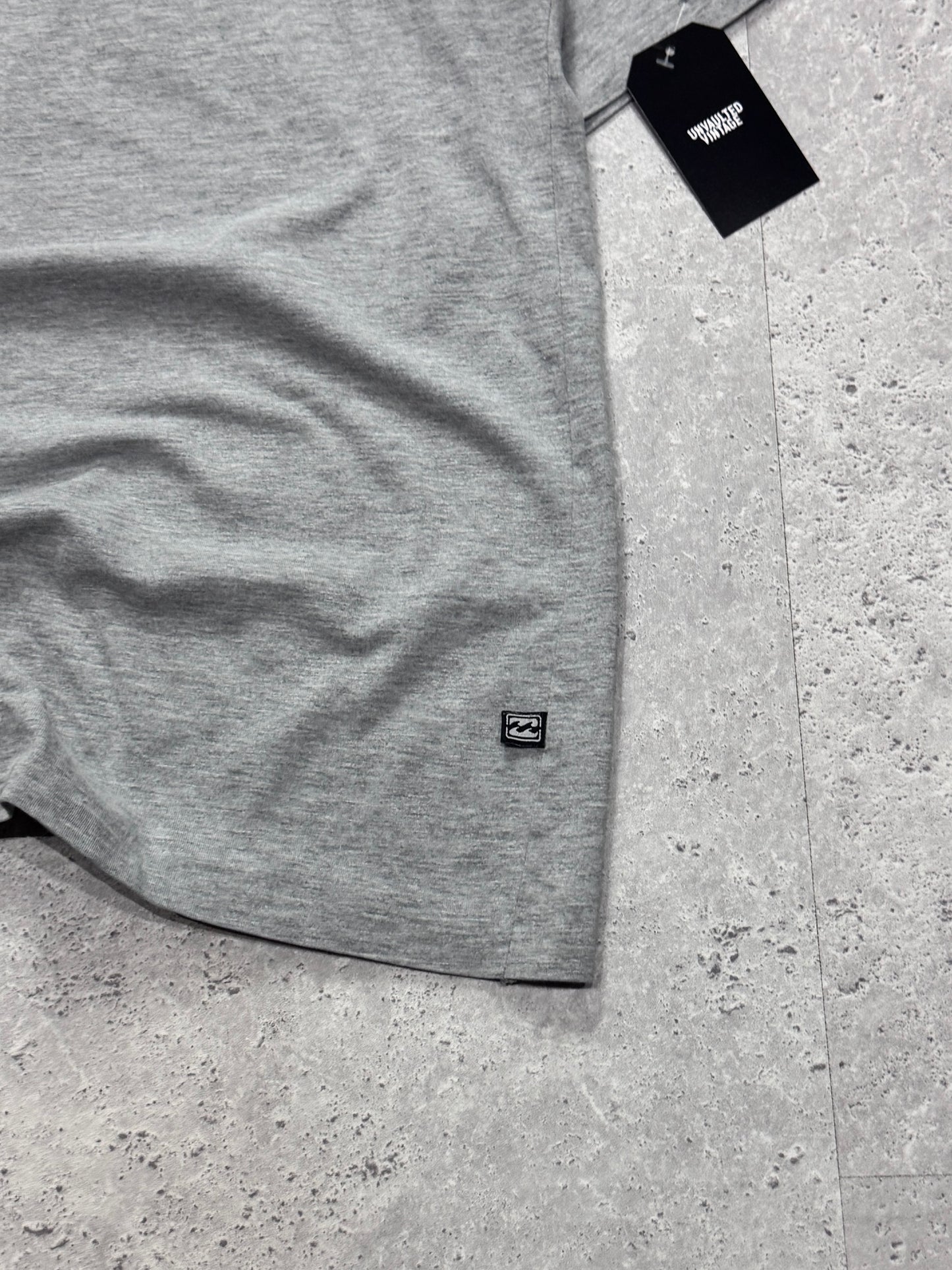 Vintage 2000s Billabong Surf Tee (L)