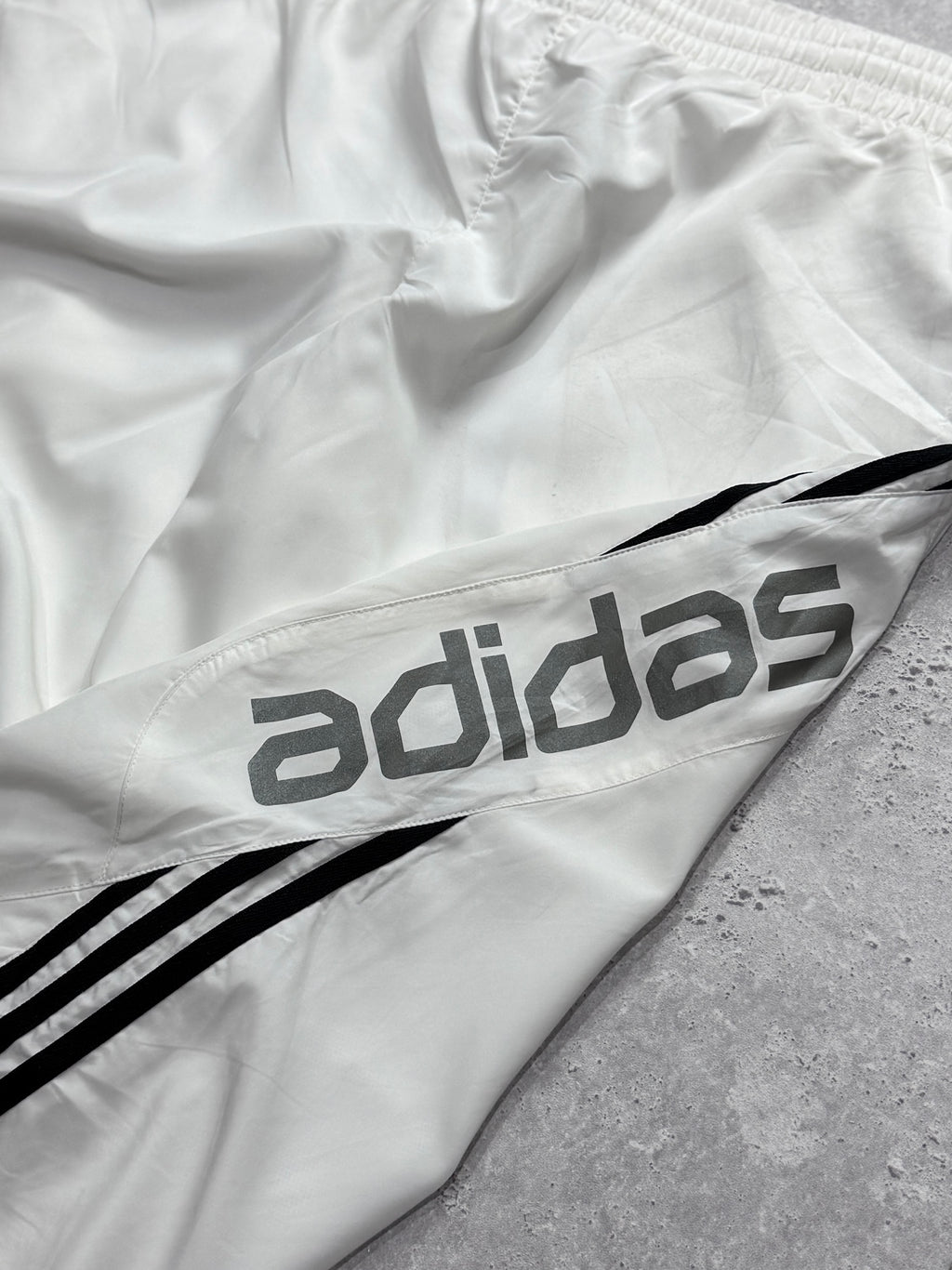 Vintage 2000s Adidas Adjustable 3/4 Track Shorts (L)
