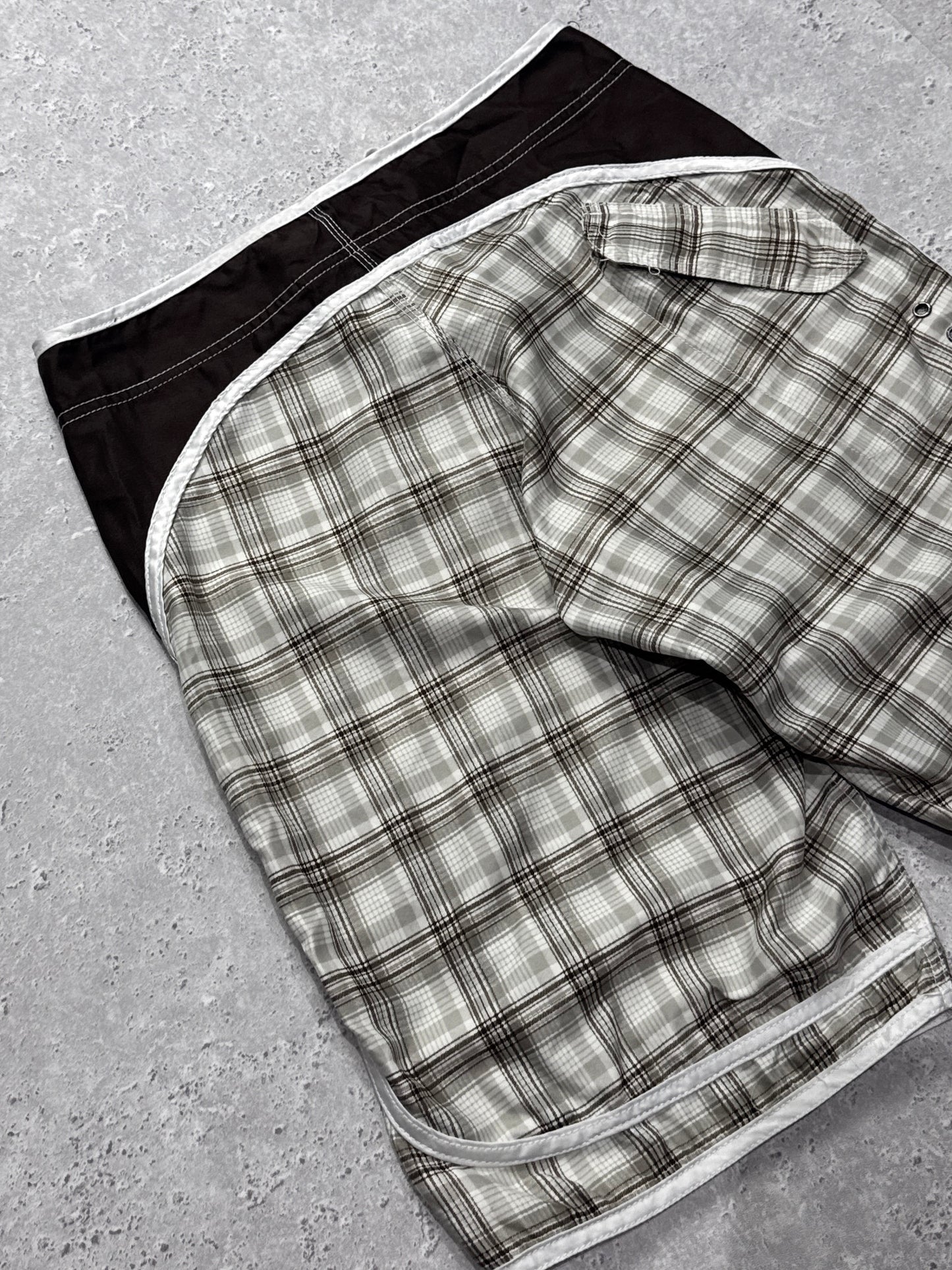 Vintage 2000s Billabong Plaid Boardshorts (30")