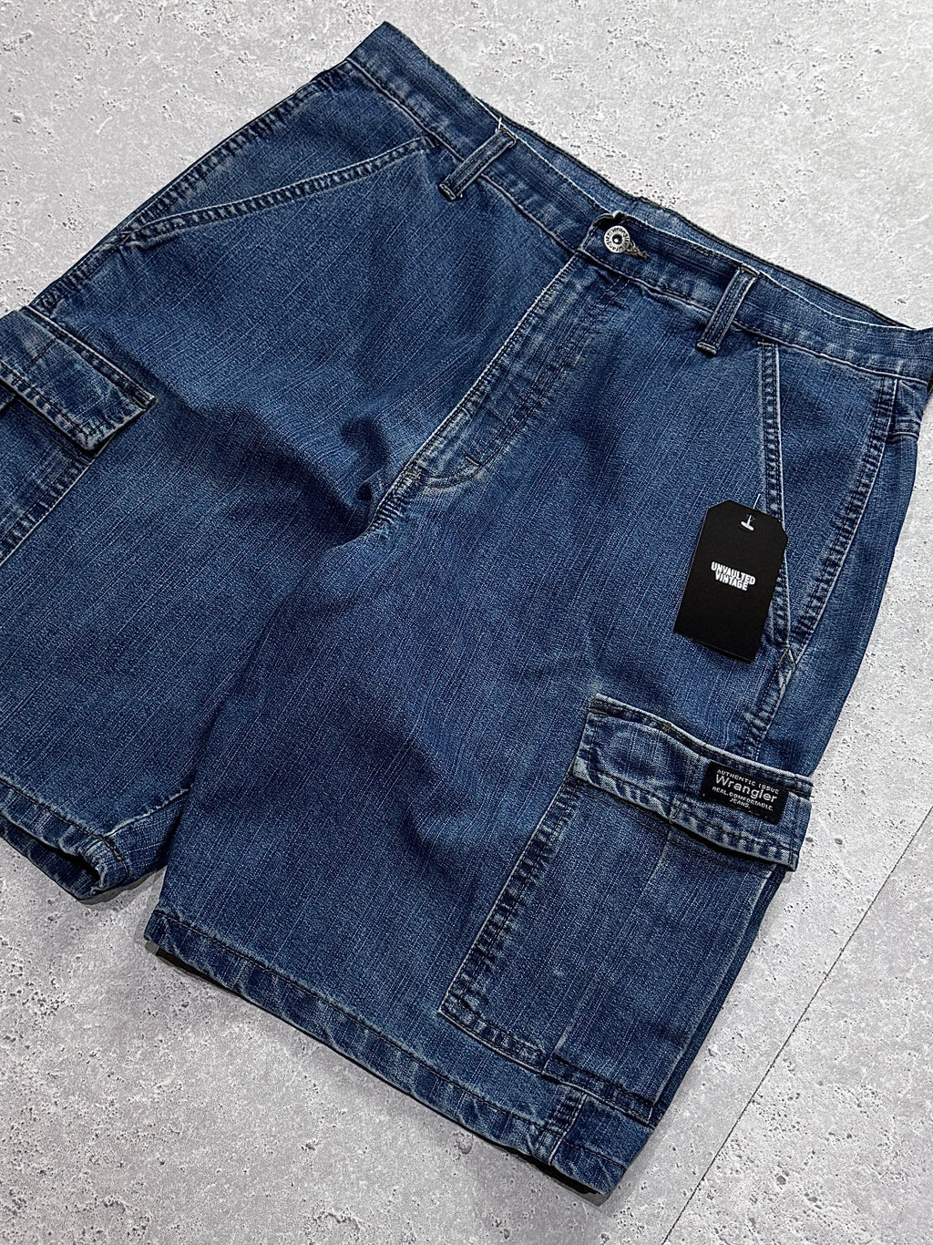 Vintage Wrangler Denim Cargo Shorts (32”)