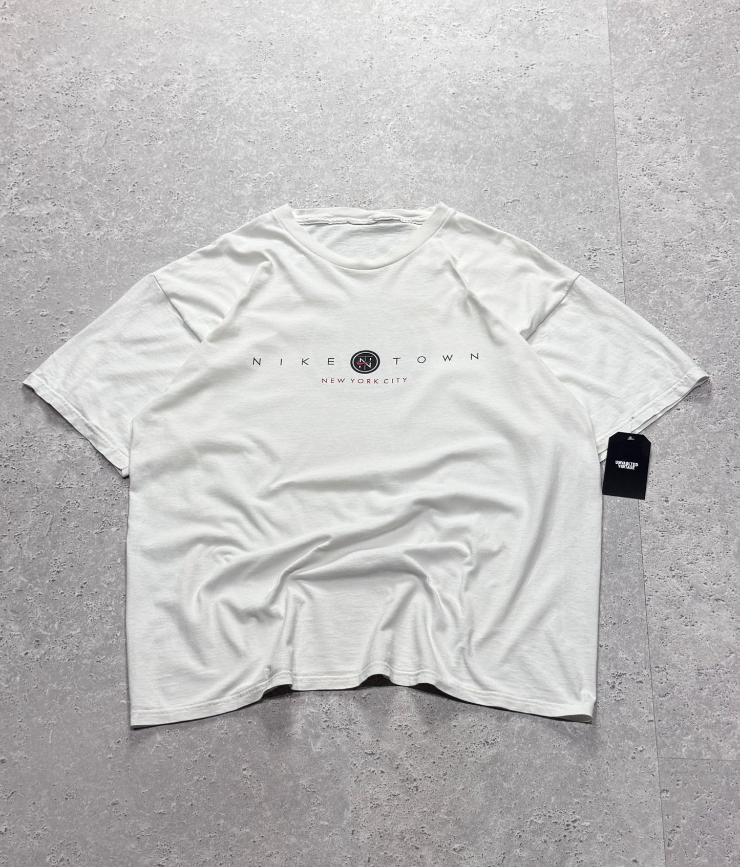 Vintage 90s Nike Town New York (XL)
