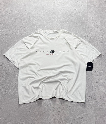 Vintage 90s Nike Town New York (XL)
