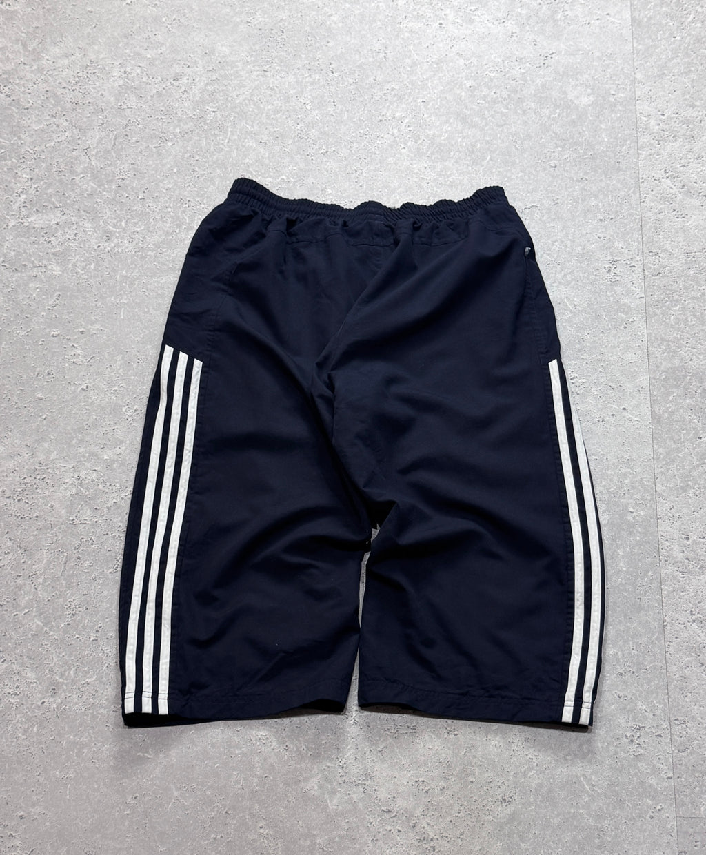 Vintage 2000s Adidas 3/4 Track Shorts (M)
