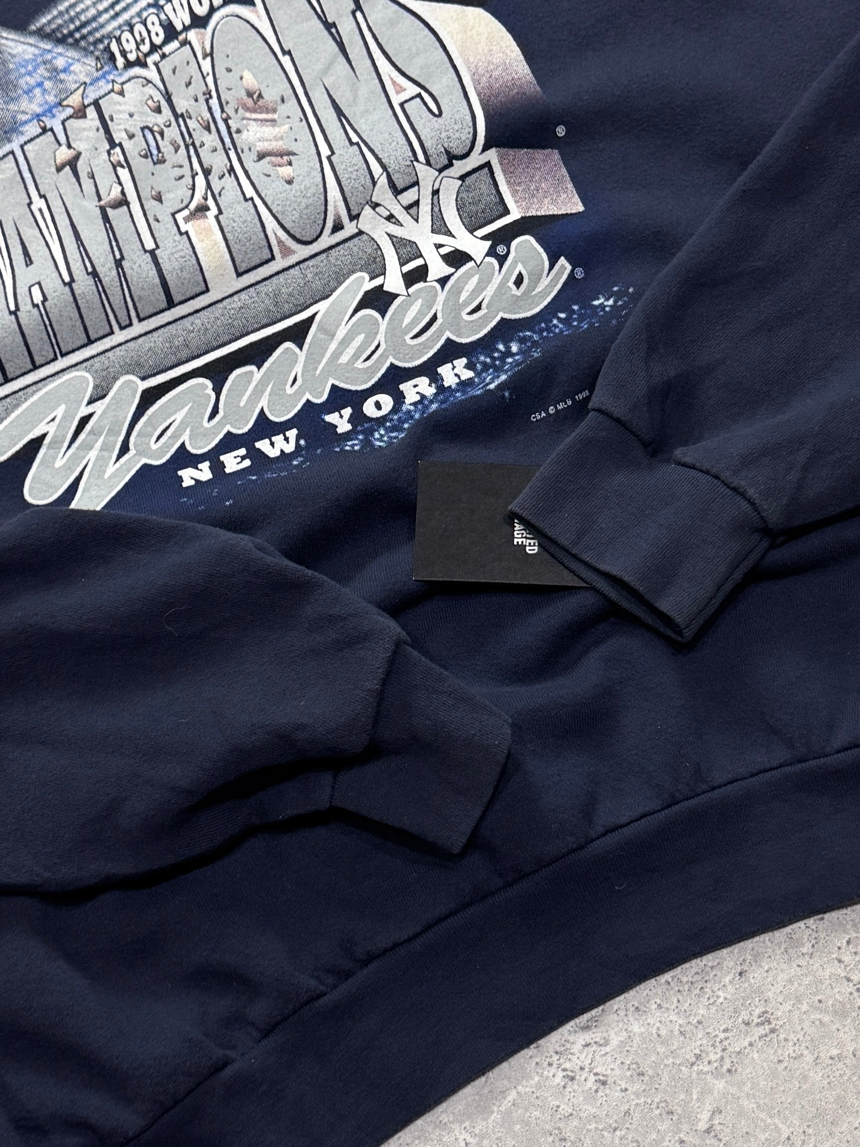 Vintage 1998 New York Yankees World Series Champions Sweater (XL)