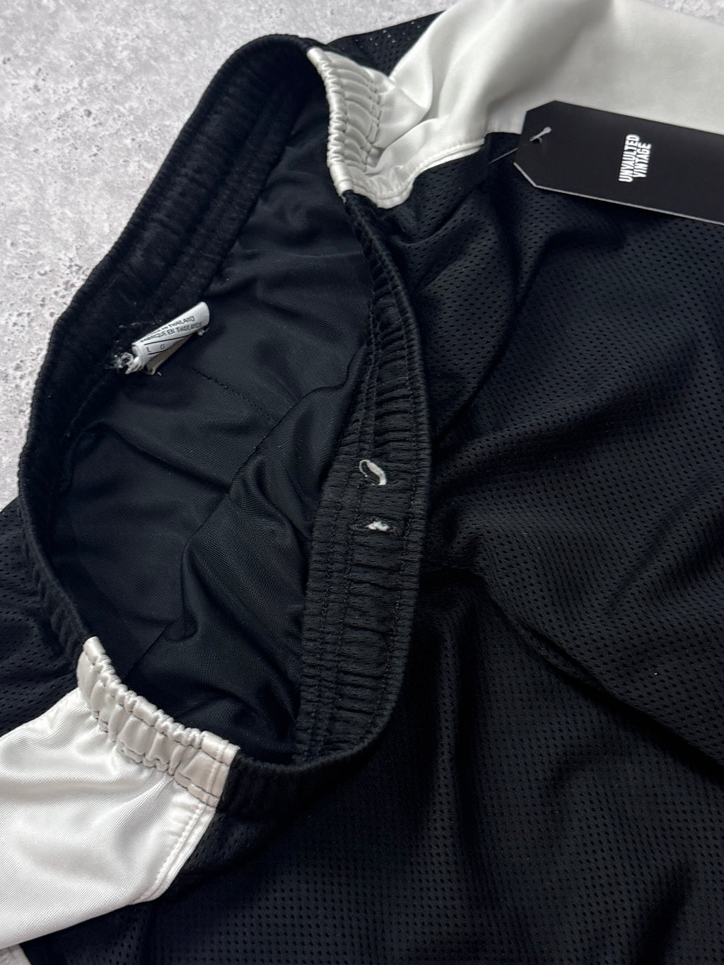 Vintage 2000s Nike Basketball Shorts (S)