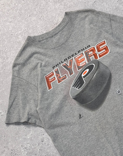 Vintage Philadelphia Flyers NHL Puck Tee (M)