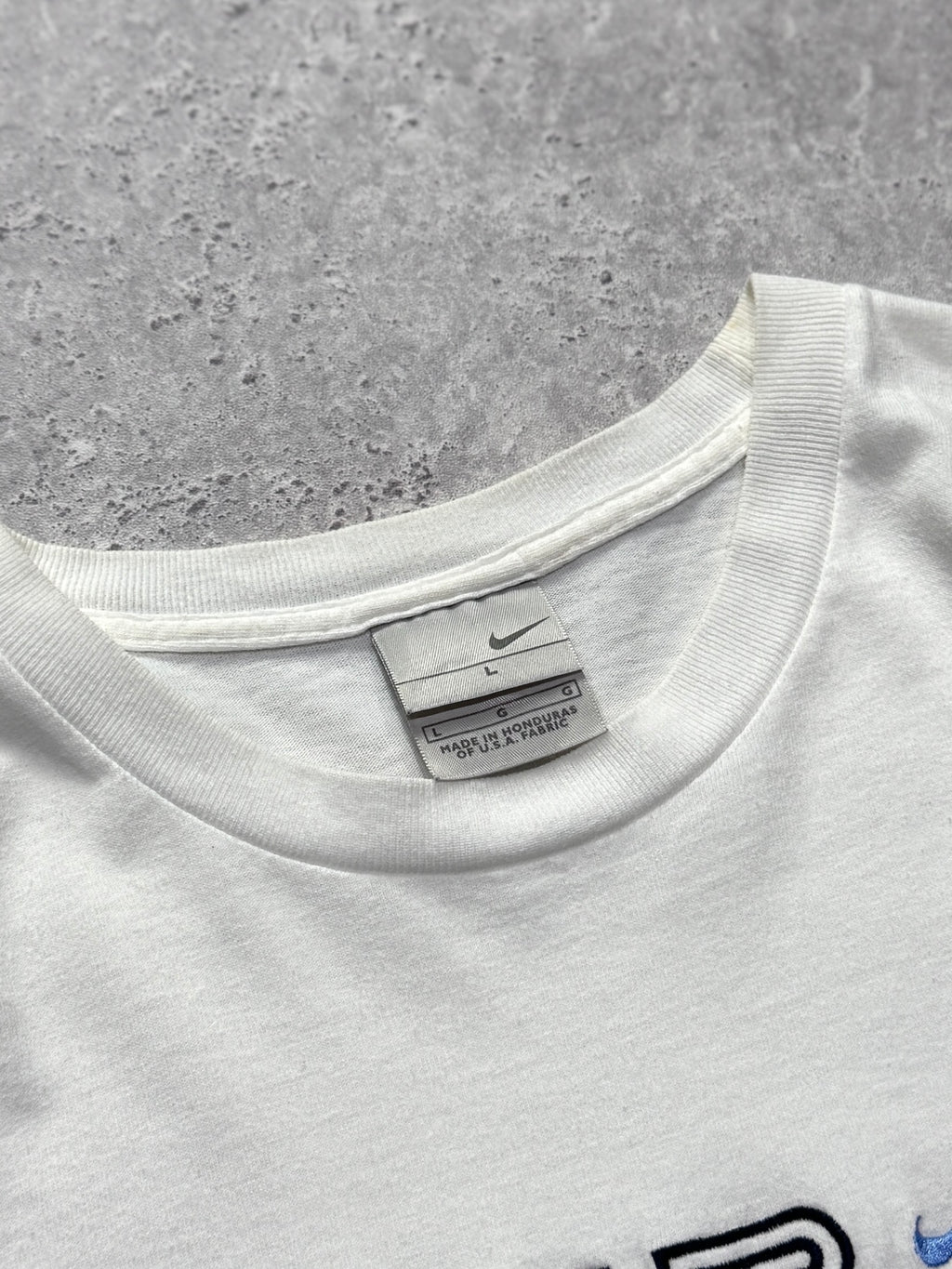Vintage 2000s Nike Air Embroidered Tee (L)