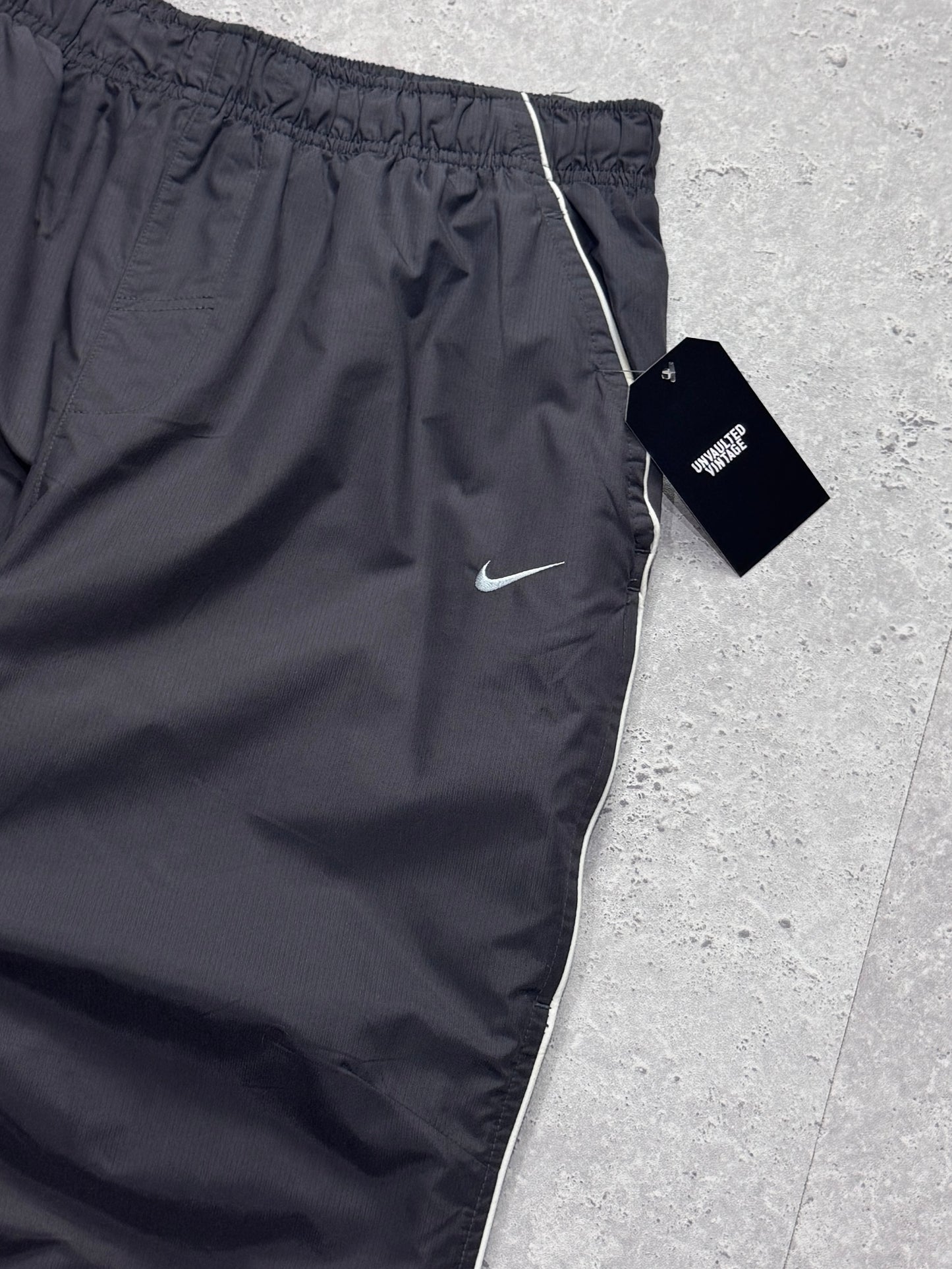 Vintage 2000s Nike Adjustable 3/4 Track Shorts (30")