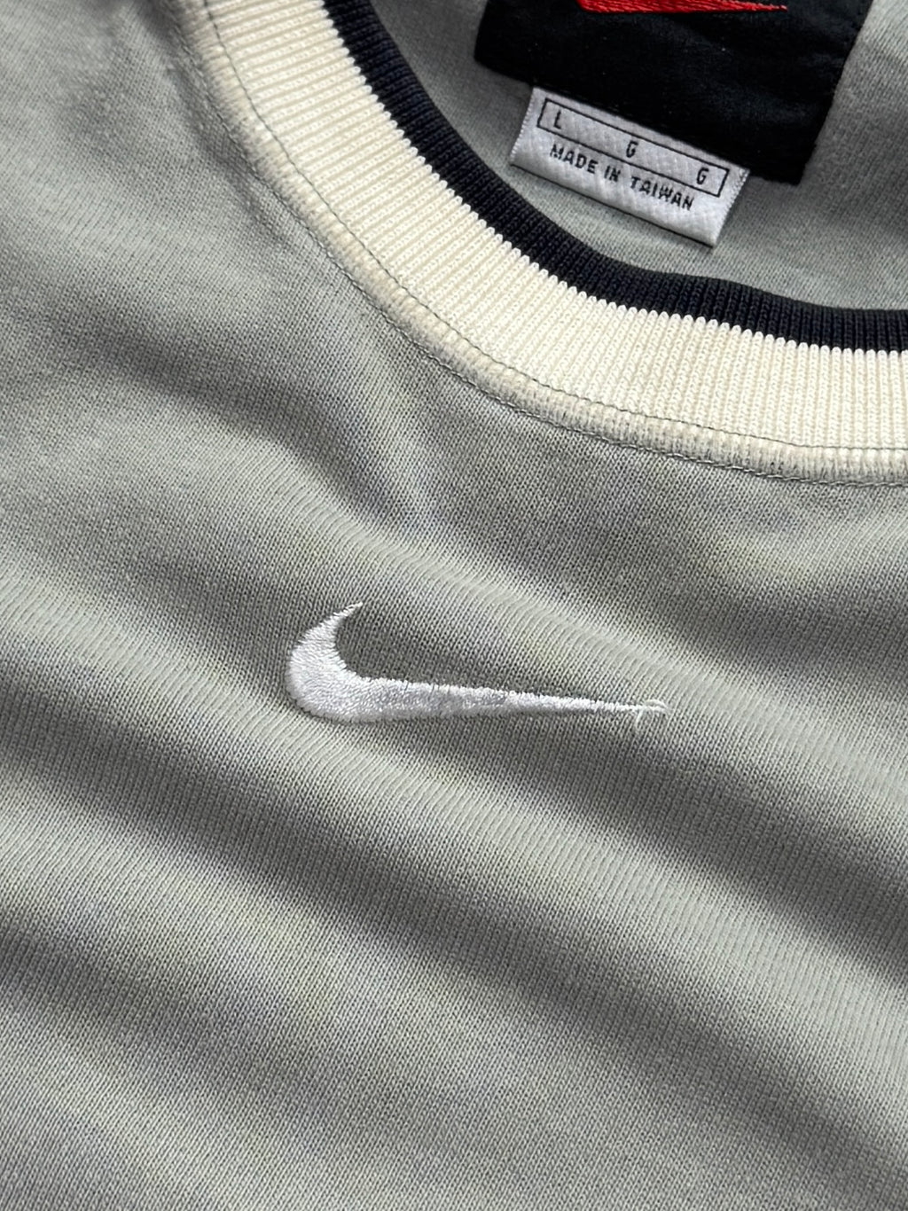 Vintage 2000s Nike Centre Swoosh Tee (XL)