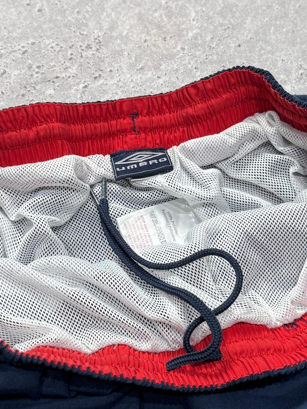 Vintage 2000s Umbro 3/4 Adjustable Track Shorts (L)