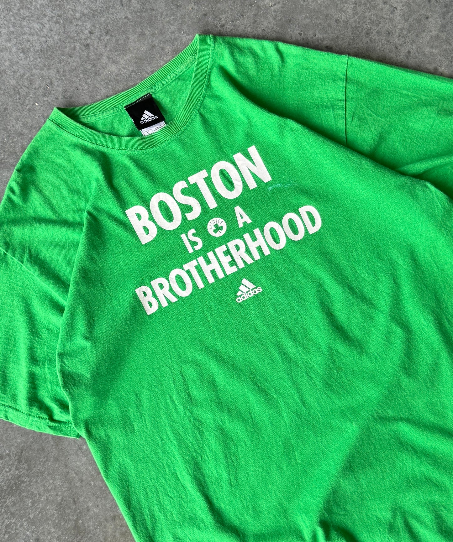 Vintage 00s Adidas x Boston Celtics Tee (L)