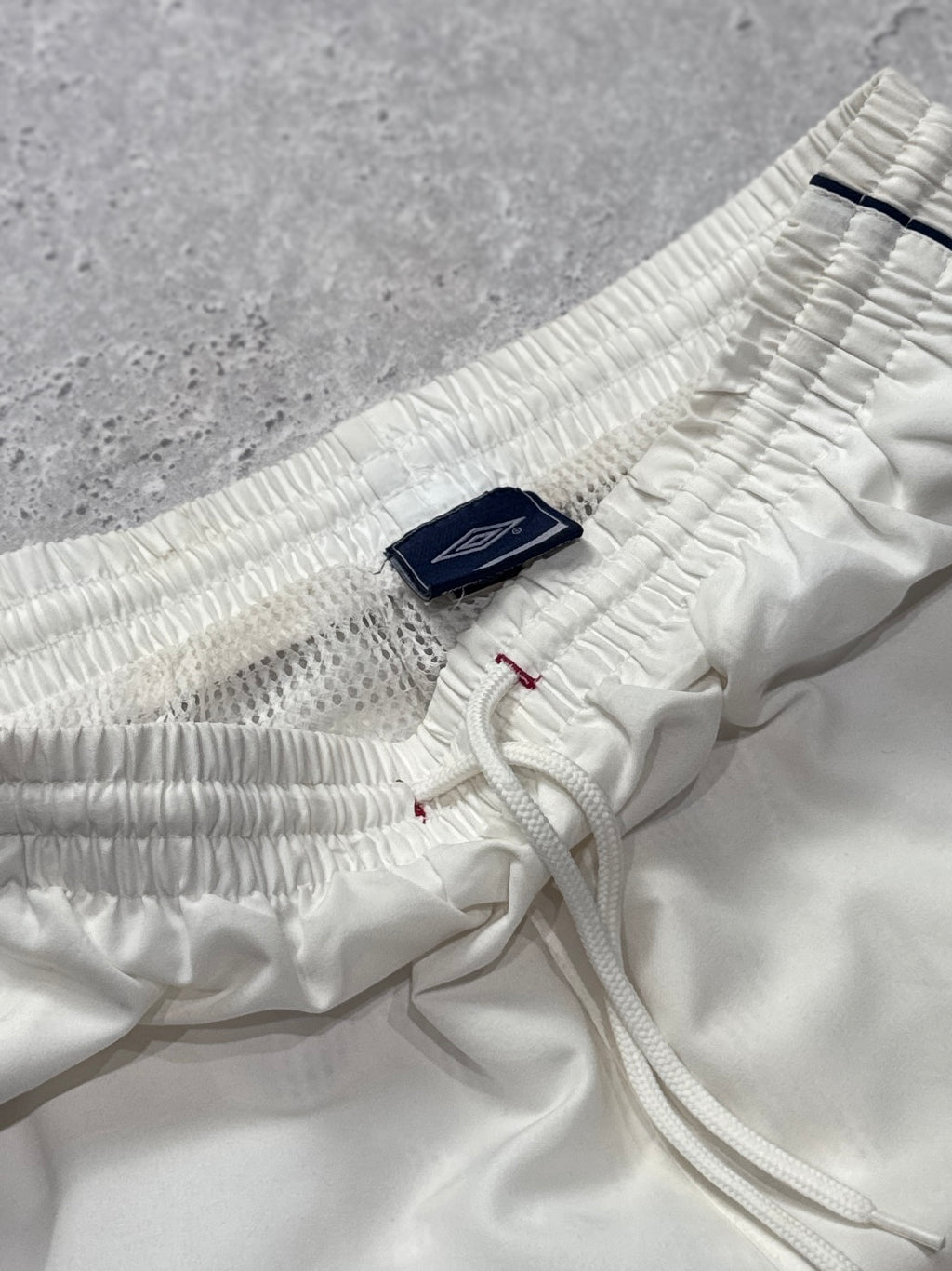 Vintage 2000s Umbro Track Shorts (M)