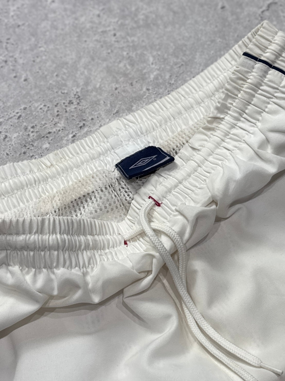 Vintage 2000s Umbro Track Shorts (M)