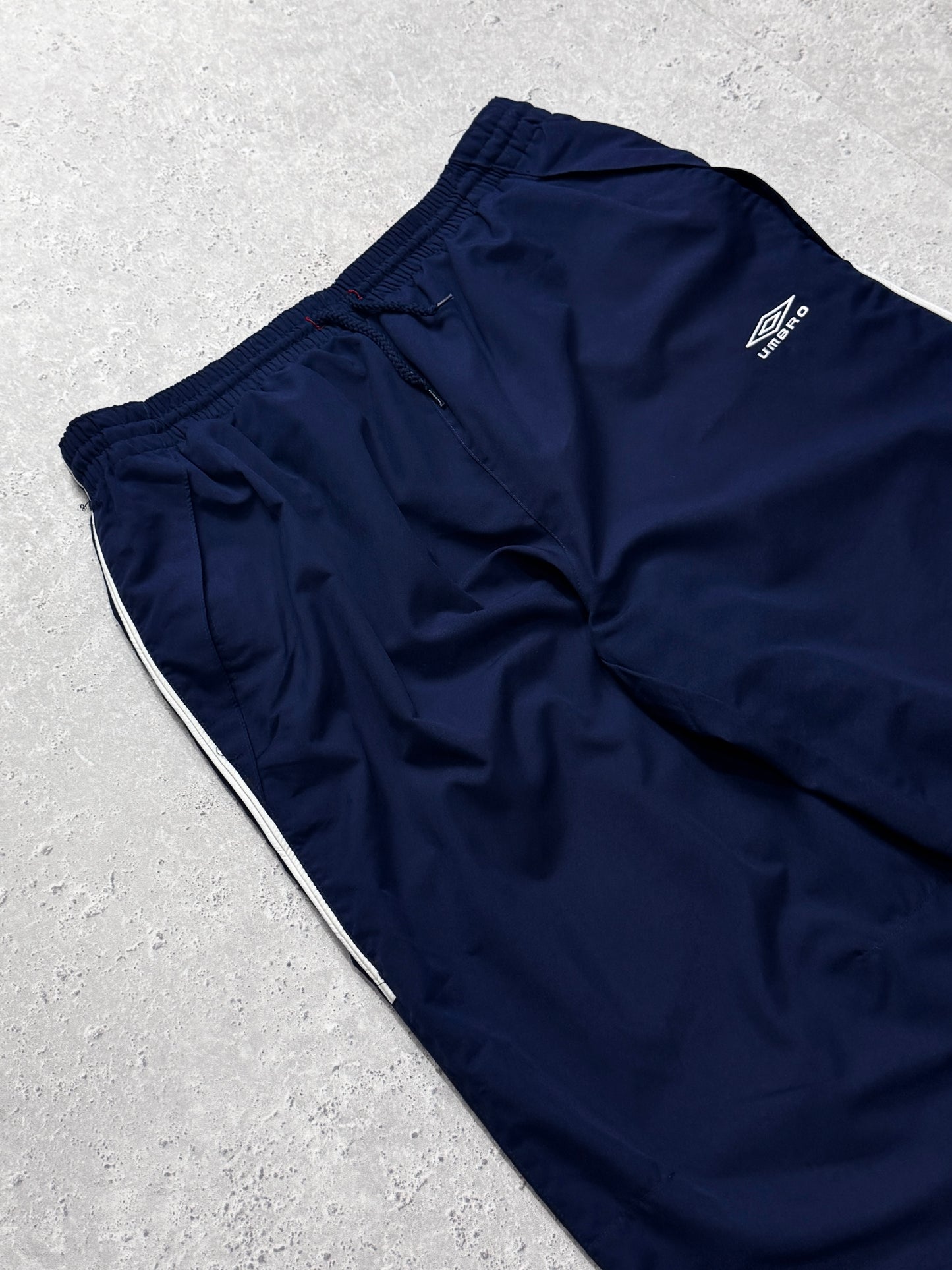 Vintage 2000s Umbro Adjustable 3/4 Track Shorts (32")